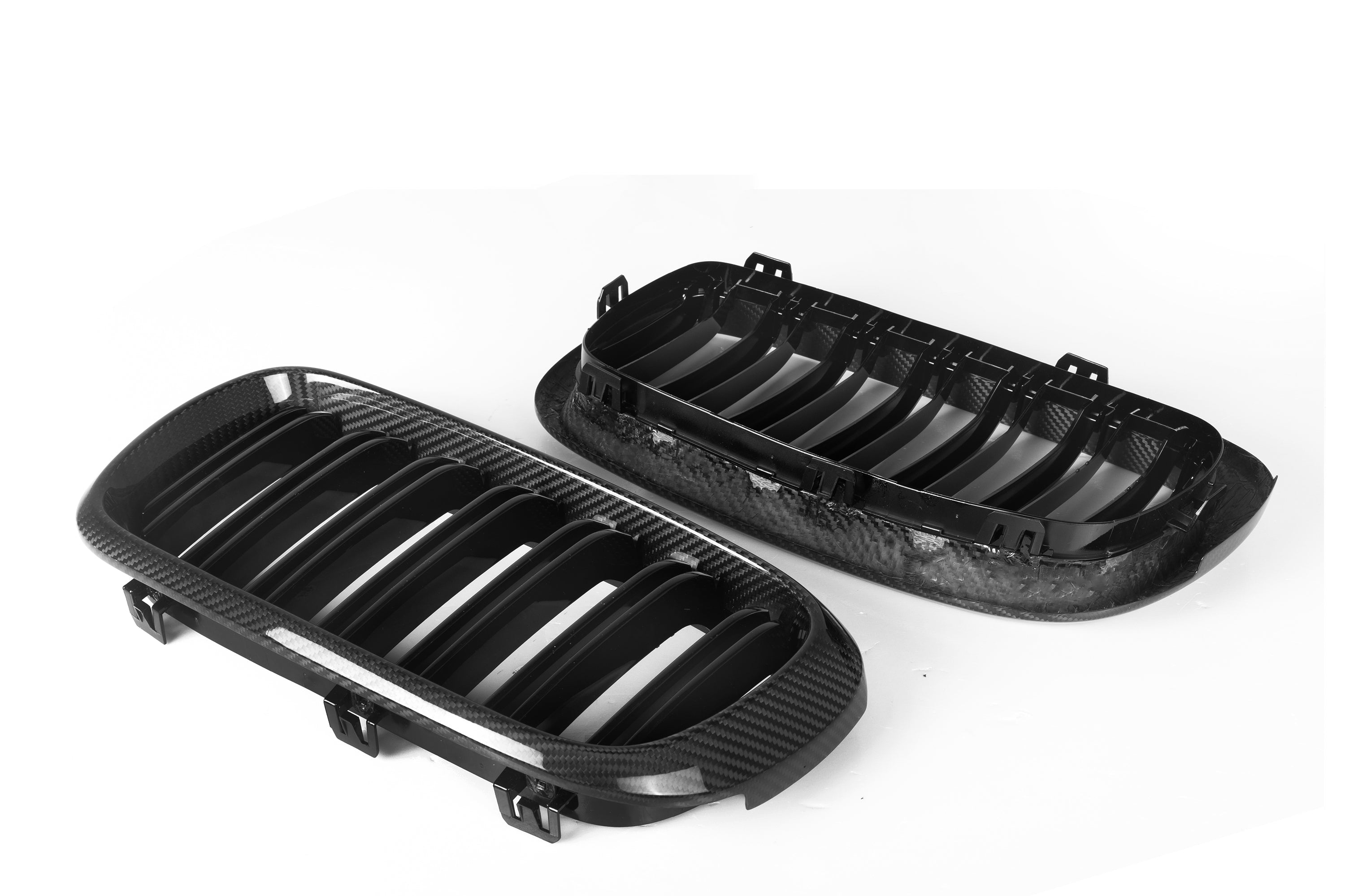 Dry-Carbon Kühlergrill Nieren passend für BMW X5 F15 / X6 F16 / X5M F85 / X6M F86 – Performance-Optik