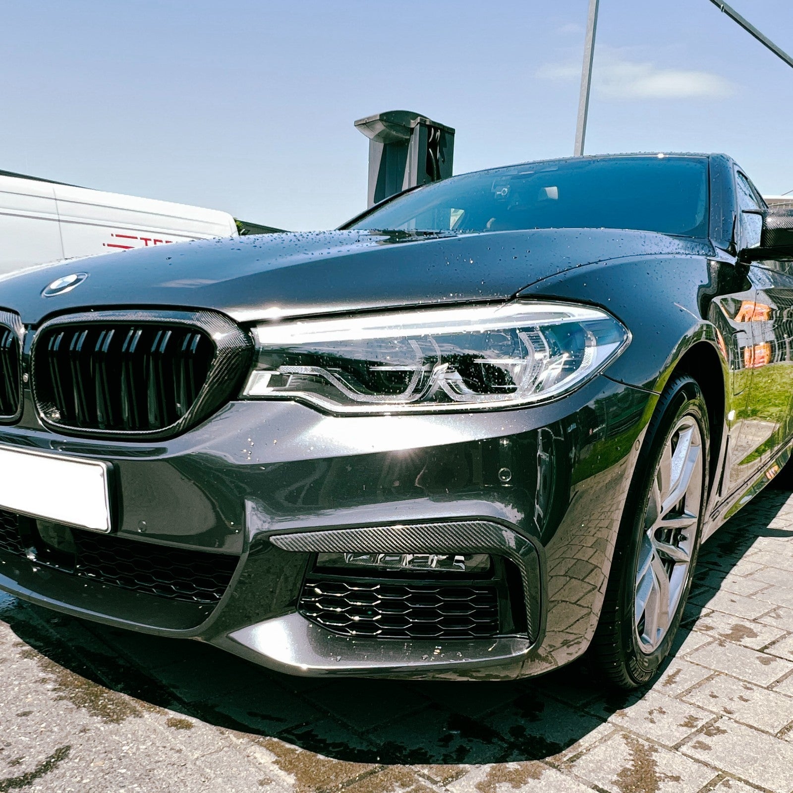 DRY CARBON Front Flaps Blende Luftführung für BMW G30 G31 mit M Paket vor LCI