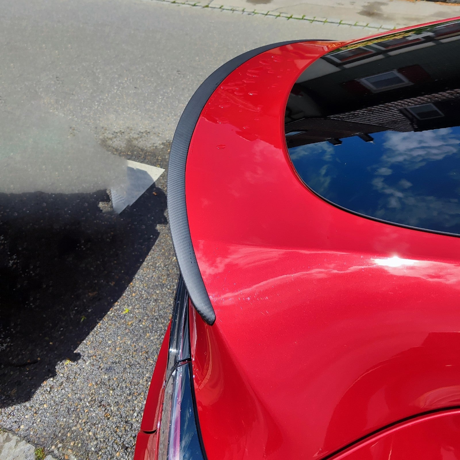 Dry-Carbon Heckspoiler mit Abrisskanten passend für Tesla Model Y – Performance Look