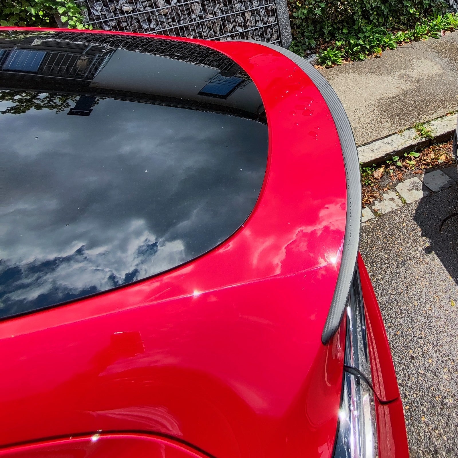 Carbon Heckspoiler mit Abrisskanten passend für Tesla Model Y, Echtcarbon - Getsdowned
