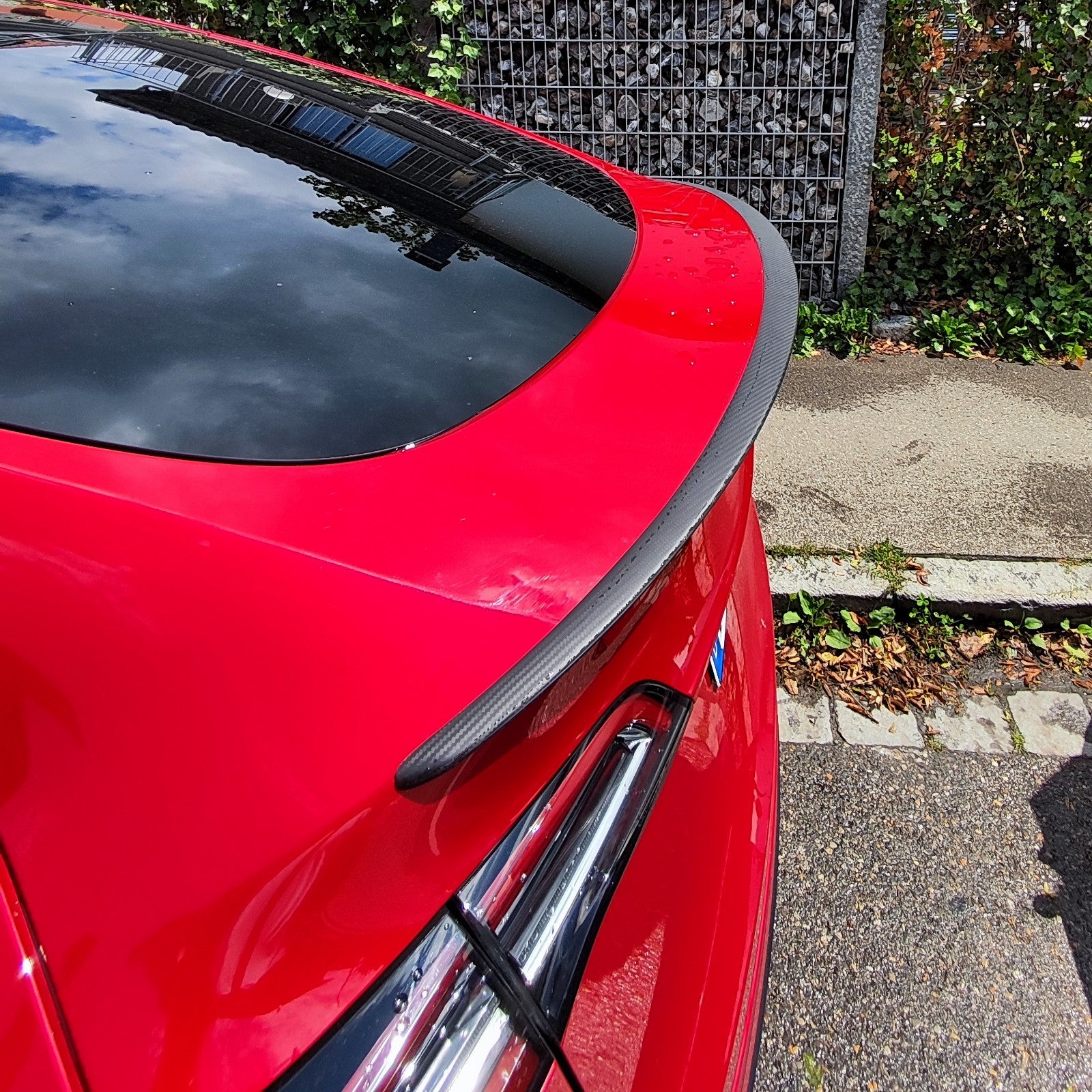 Carbon Heckspoiler mit Abrisskanten passend für Tesla Model Y, Echtcarbon - Getsdowned