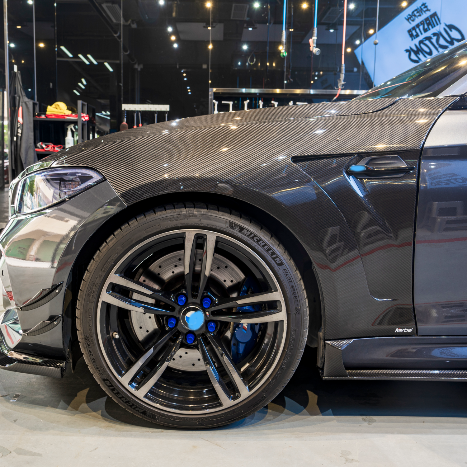 Carbon Kotflügel passend für BMW M2 F87 / Competition / CS – Dry Carbon