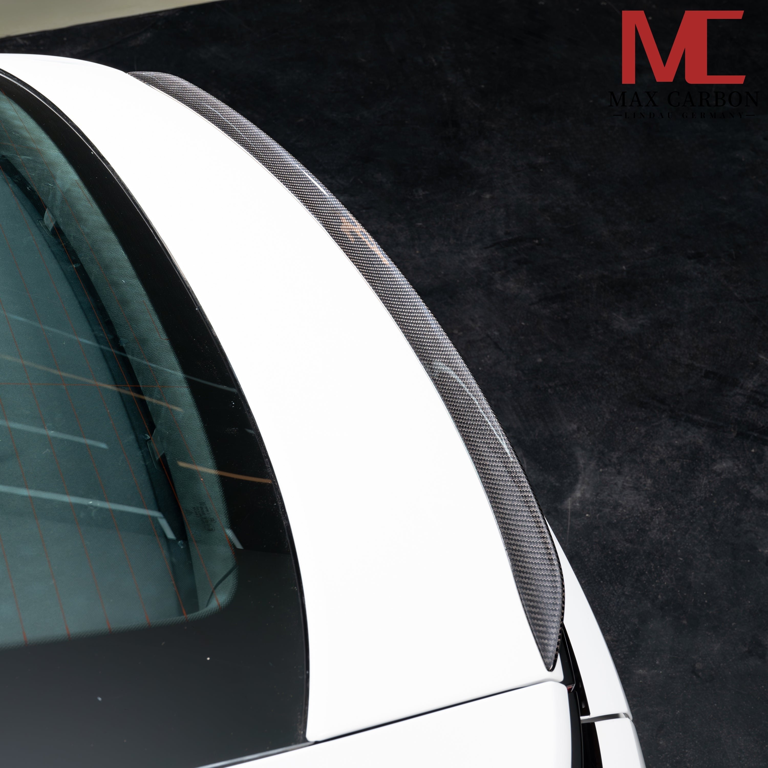 Dry-Carbon Heckspoiler „Ducktail“ passend für Porsche Panamera 976 – markanter Heckabriss