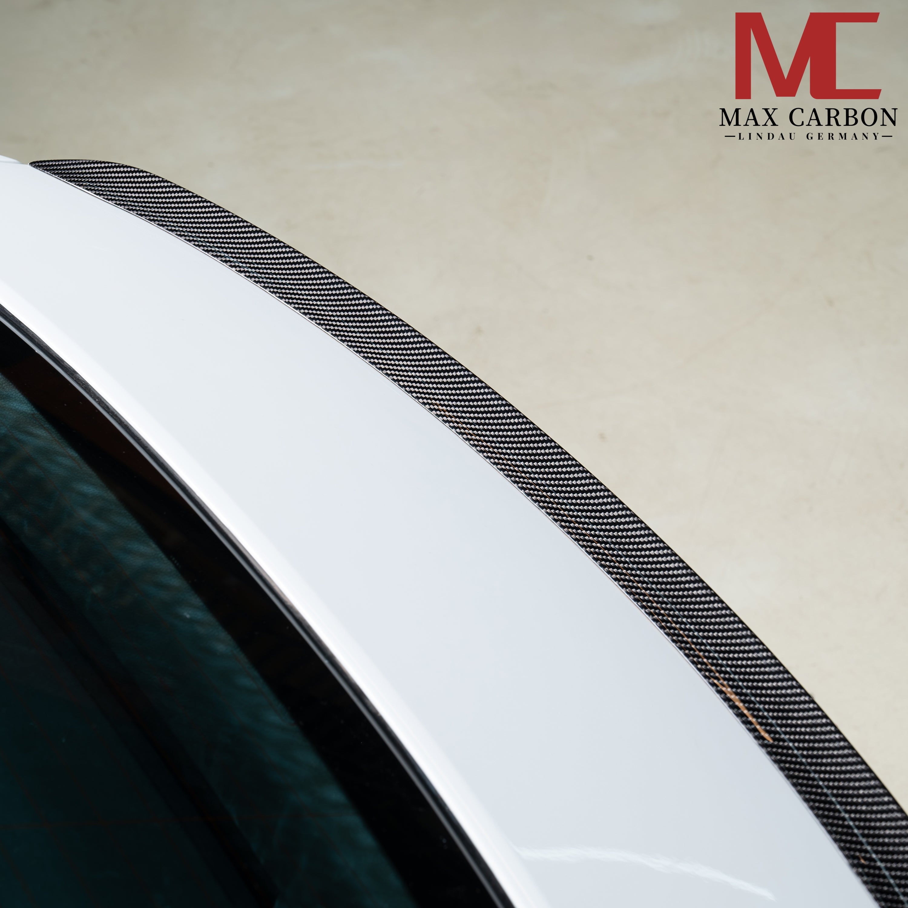 Dry-Carbon Heckspoiler „Ducktail“ passend für Porsche Panamera 976 – markanter Heckabriss
