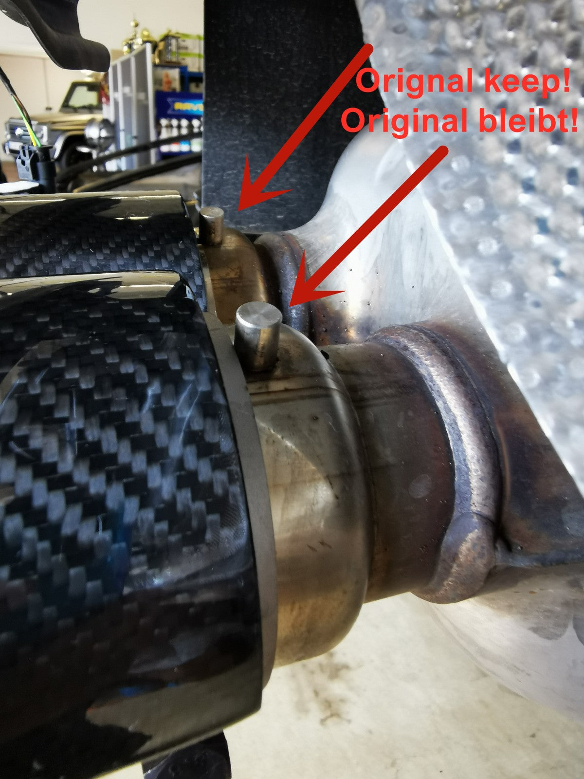 Dry-Carbon Endrohrblenden Blau passend für BMW M2 F87 / M3 F80 / M4 F82 F83 – Heck-Styling