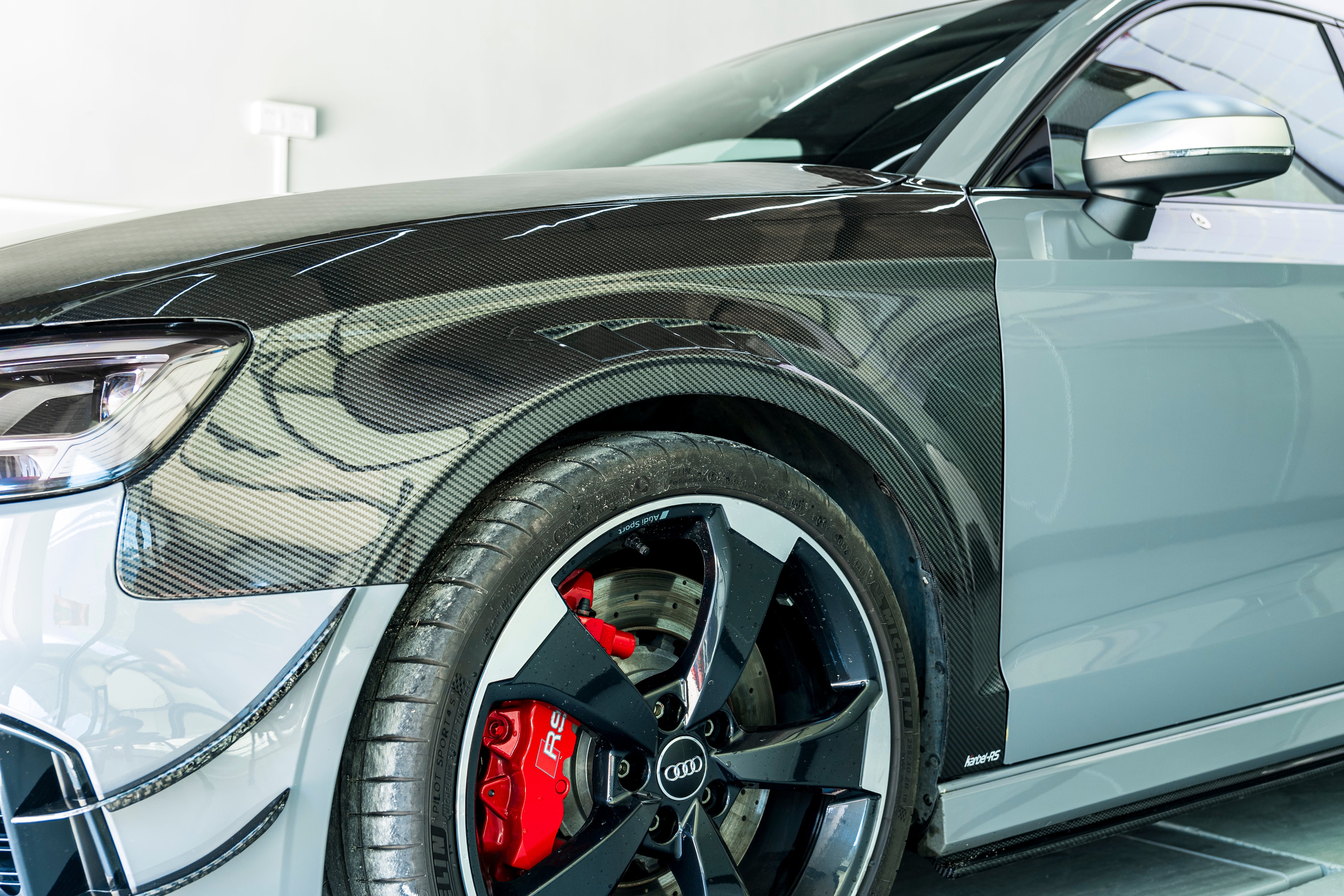 Carbon Kotflügel passend für Audi RS3 8V – breitere Front inkl. Eintragung