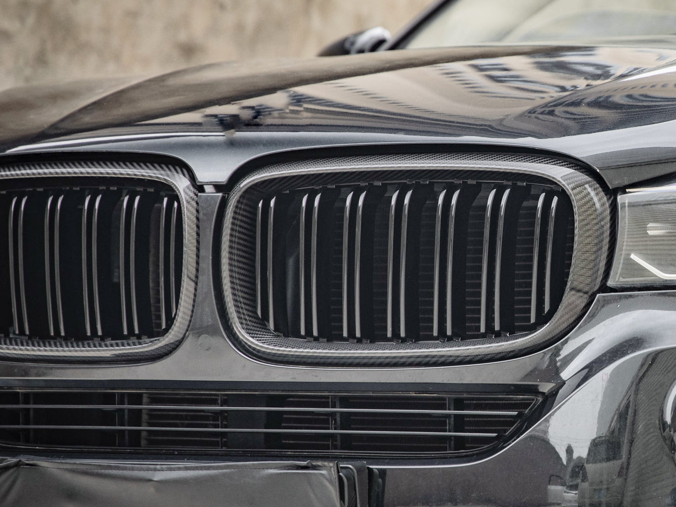 Dry-Carbon Kühlergrill Nieren passend für BMW X5 F15 / X6 F16 / X5M F85 / X6M F86 – Performance-Optik