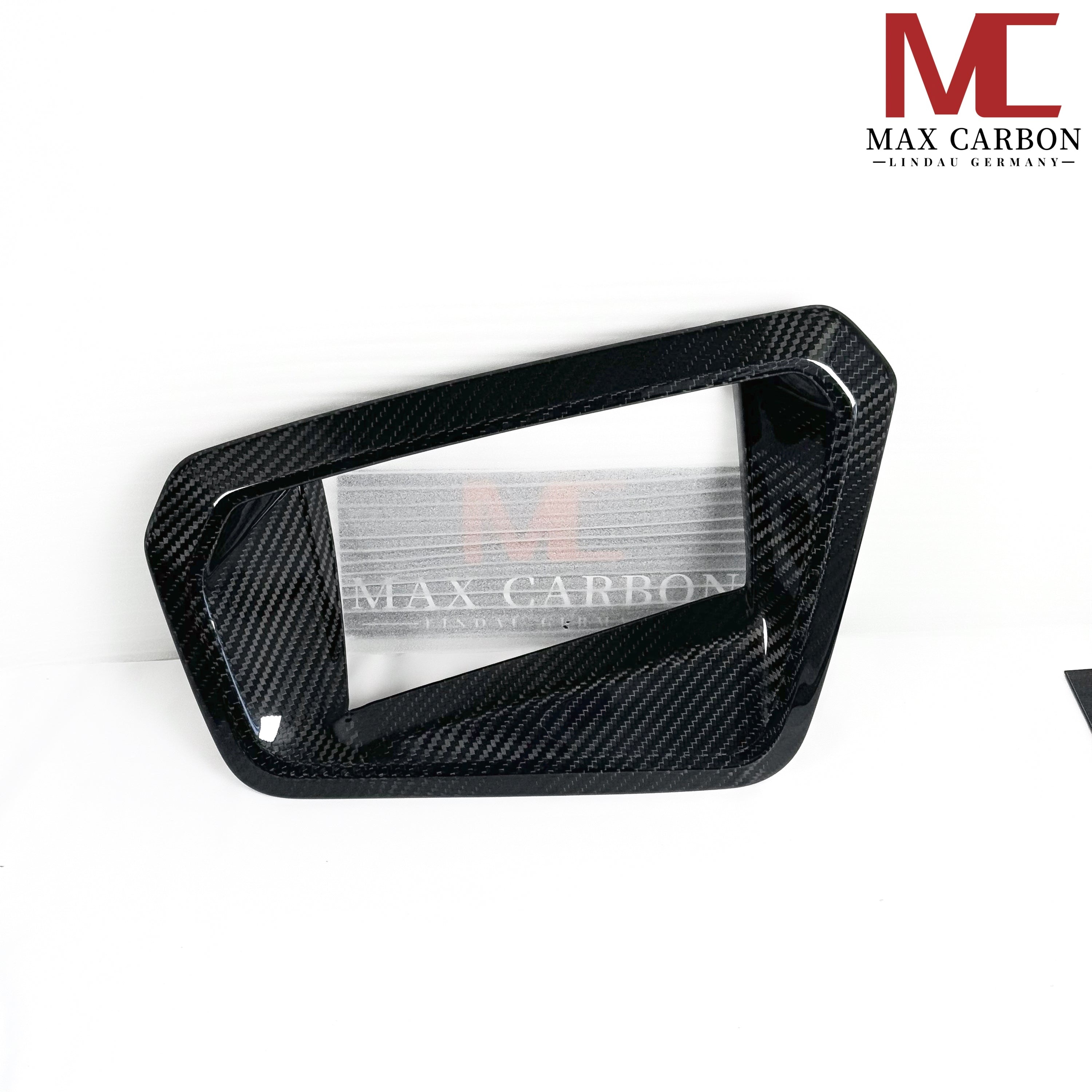 Dry-Carbon Head-Up Display Cover passend für BMW M2 G87 / M3 G80 / G81 / M4 G82 / G83 / X3M F97 / X4M F98 – Interior-Detail