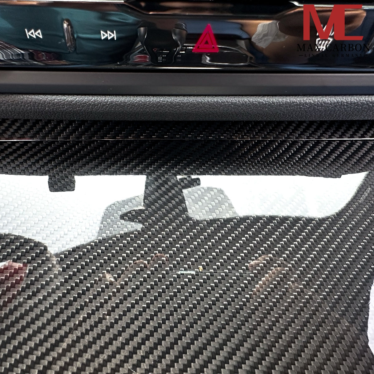 Dry-Carbon Mittelkonsolen Blende Ganghebel passend für BMW G20 / G21 / G22 / G23 / G26 / G42 / G80 / G81 / G82 / G83 / G87 – Interior Carbon-Upgrade
