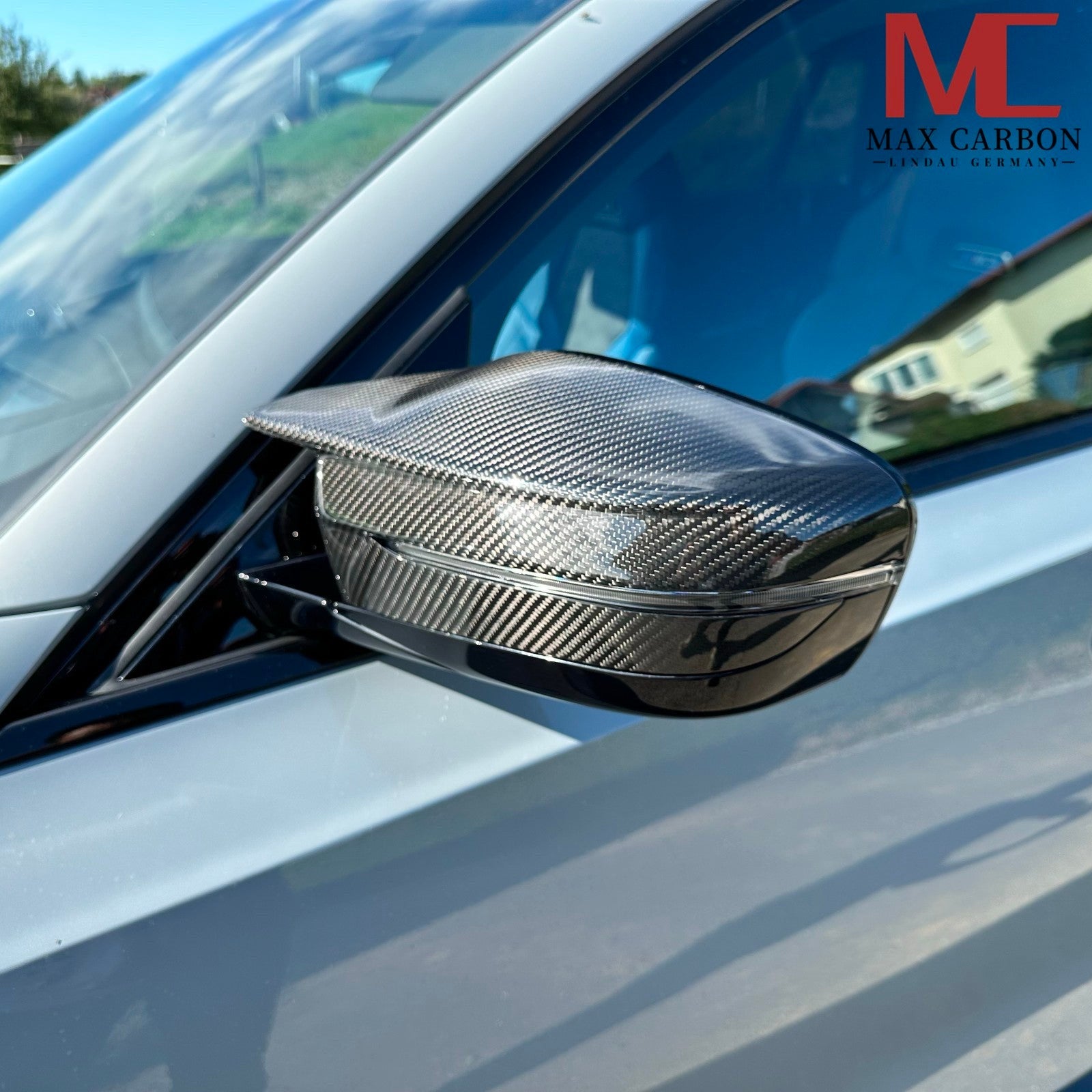 Dry-Carbon Spiegelkappen passend für BMW M2 G87 / M3 G80 / G81 / M4 G82 / G83 / M240i / M340i / M440i – Seitliche Präsenz