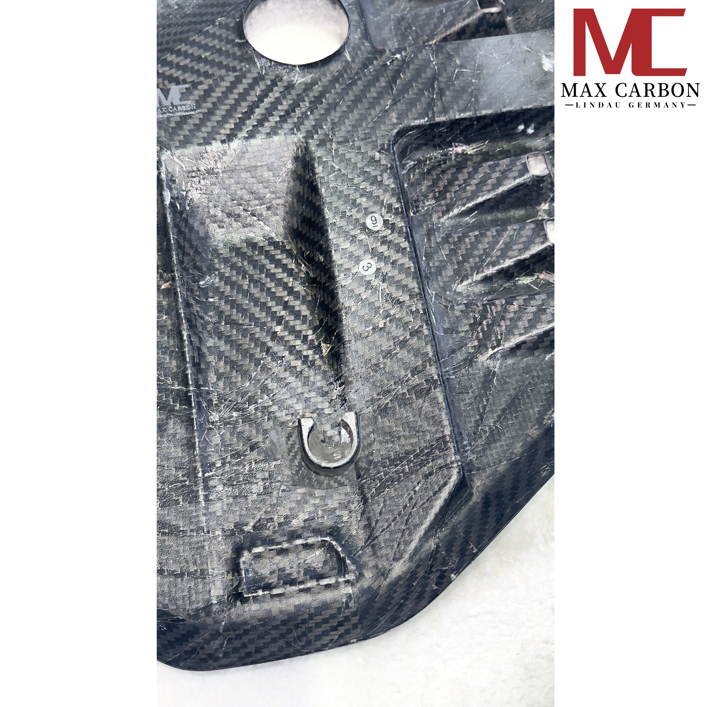 Dry-Carbon Motorabdeckung (Groß) passend für BMW M2 G87 / M3 G80 / G81 / M4 G82 / G83 – Engine Bay Upgrade