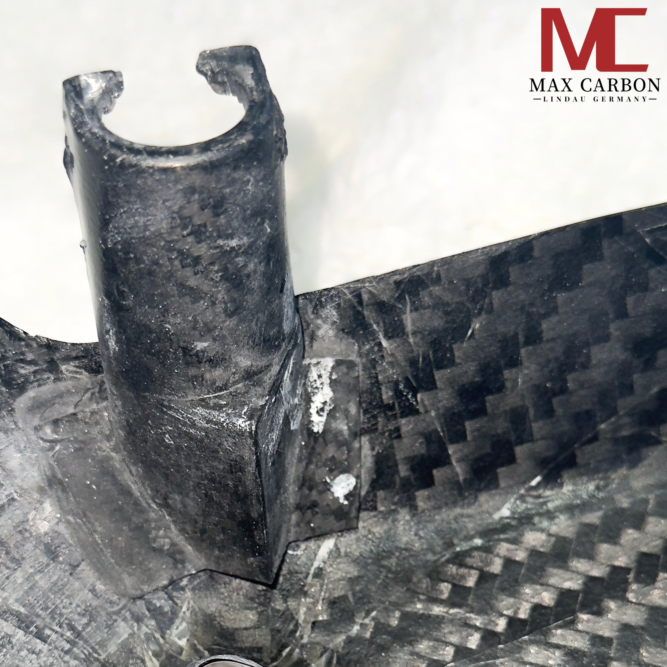 Dry-Carbon Motorabdeckung (Groß) passend für BMW M2 G87 / M3 G80 / G81 / M4 G82 / G83 – Engine Bay Upgrade
