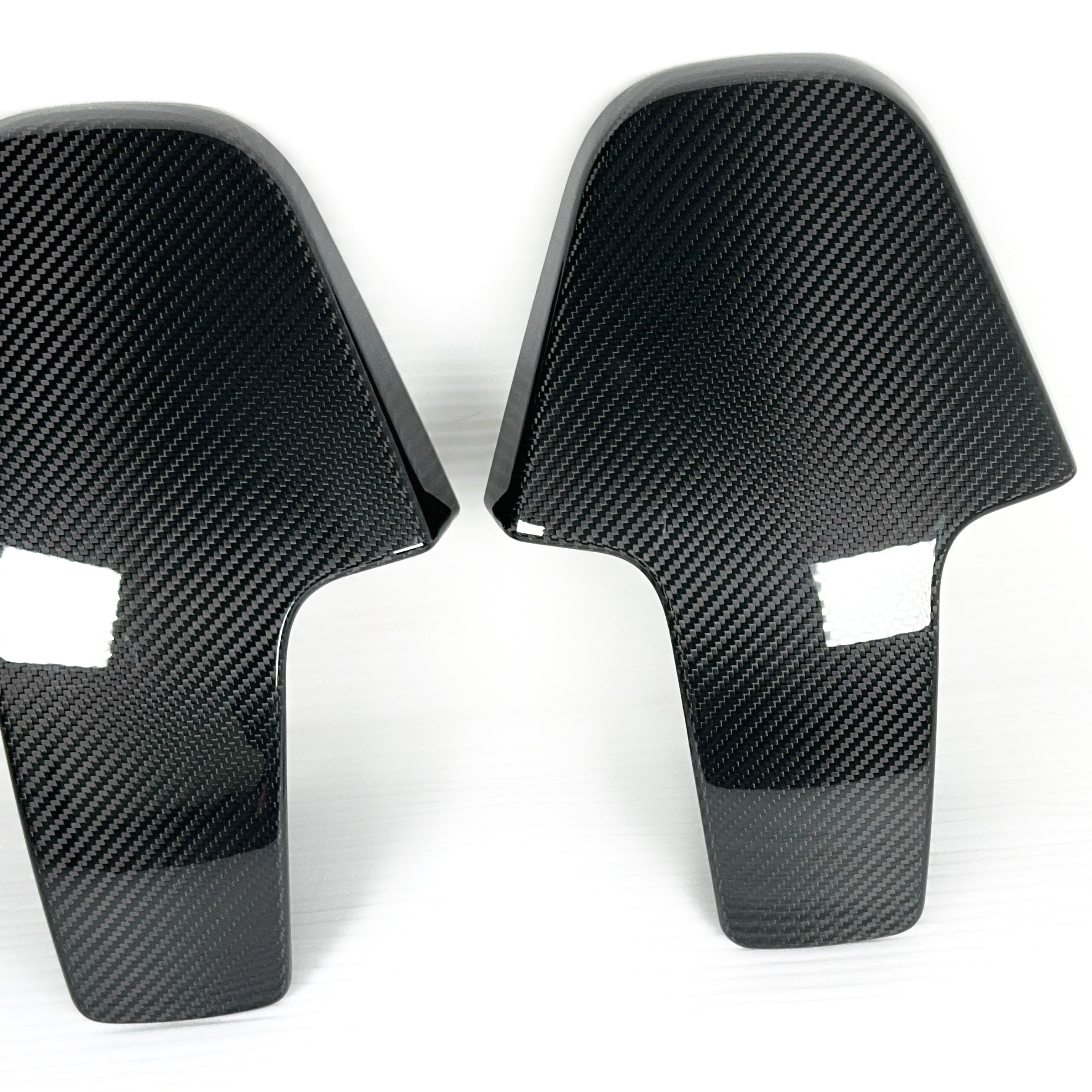 Dry Carbon Kopfstützen Cover für BMW M2 G87 / M3 G80 G81 / M4 G82 G83 / X3M F97 / X4M F98 / M8 F91 F92 F93