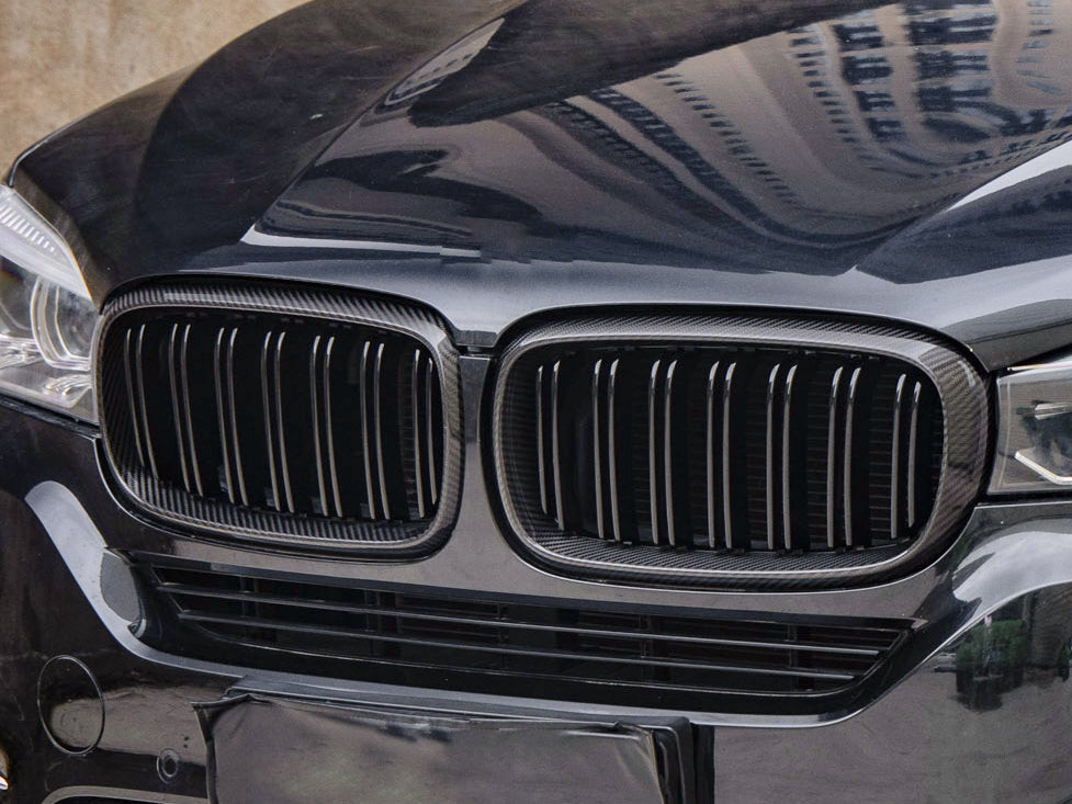 Dry-Carbon Kühlergrill Nieren passend für BMW X5 F15 / X6 F16 / X5M F85 / X6M F86 – Performance-Optik