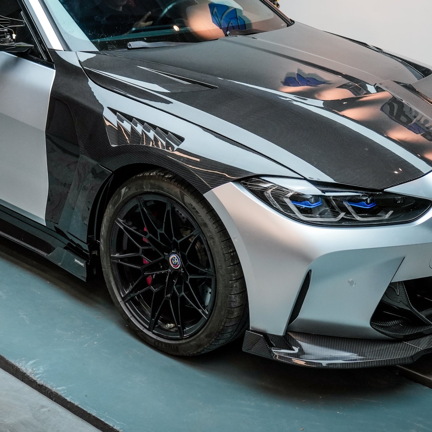Dry-Carbon Kotflügel mit Radhausbelüftung passend für BMW M3/M4 G80-G83 – Premium mit TÜV
