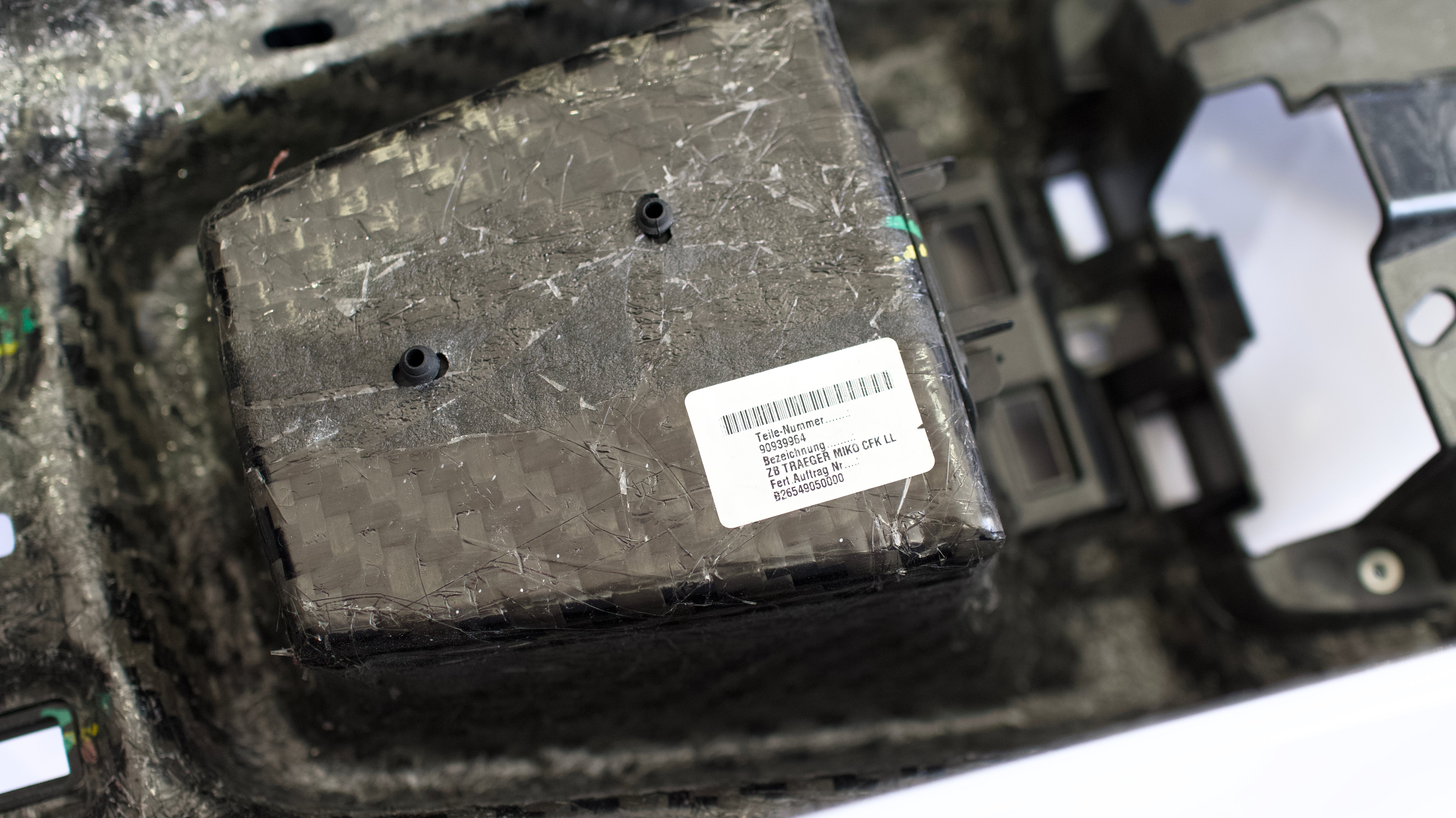 Original BMW Mittelkonsole mit Mittelarmlehne passend für BMW M2 G87 - Getsdowned