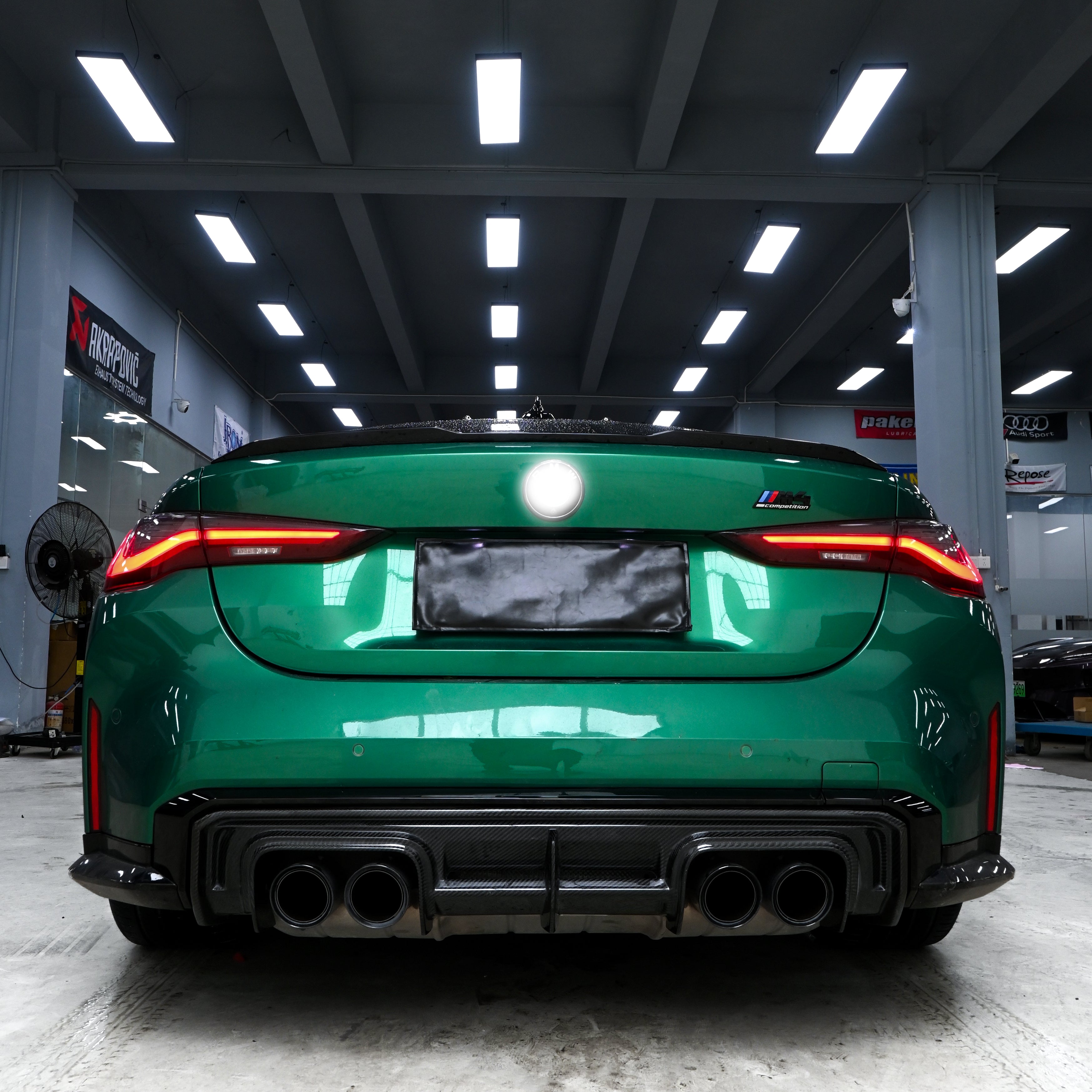 Carbon Heckdiffusor im V-Style passend für BMW M3 G80/G81 und M4 G82/G83, Echtcarbon - Getsdowned