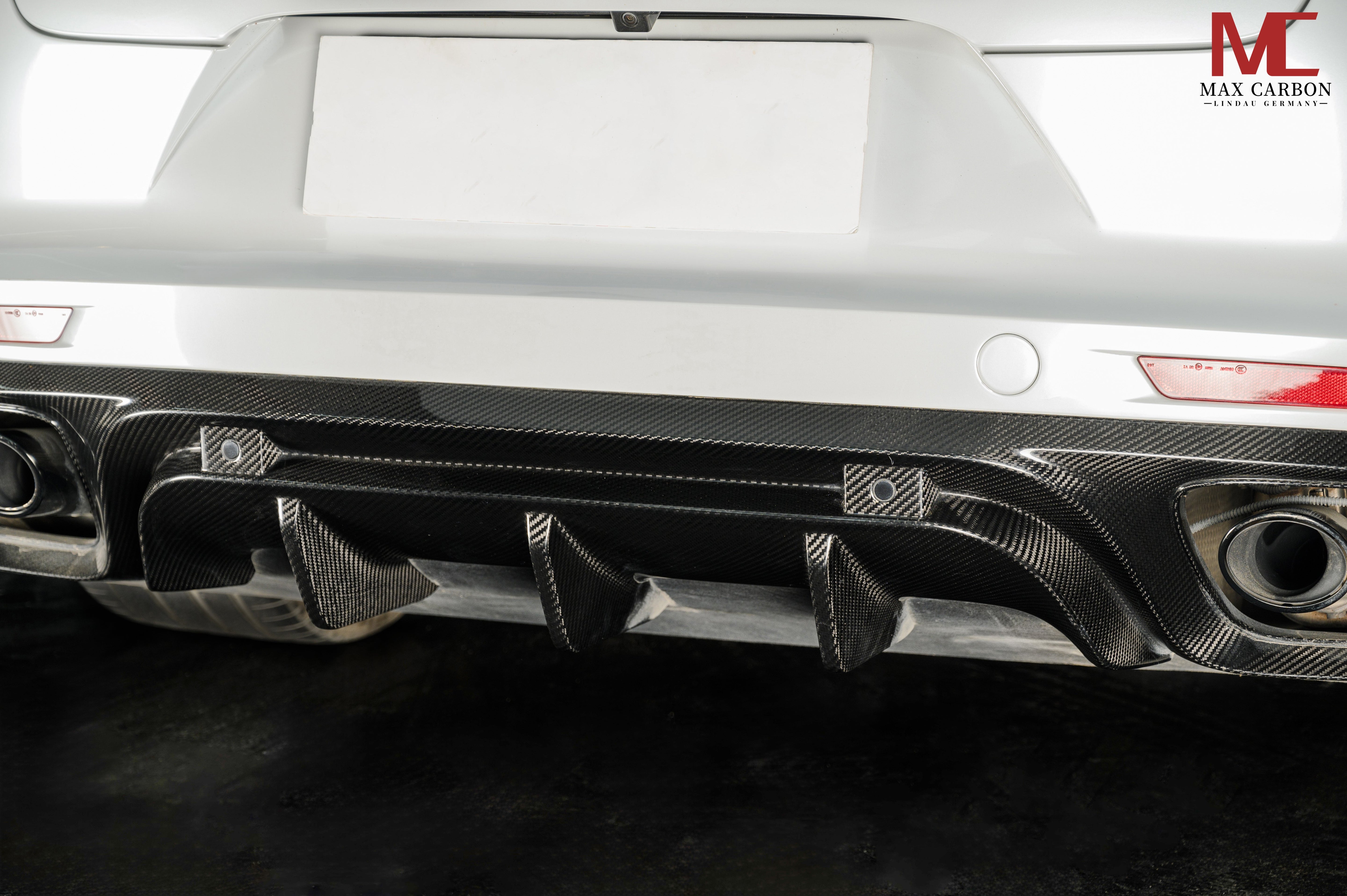 Carbon Heckdiffusor passend für Porsche Panamera 971 – aggressiver Heckabschluss