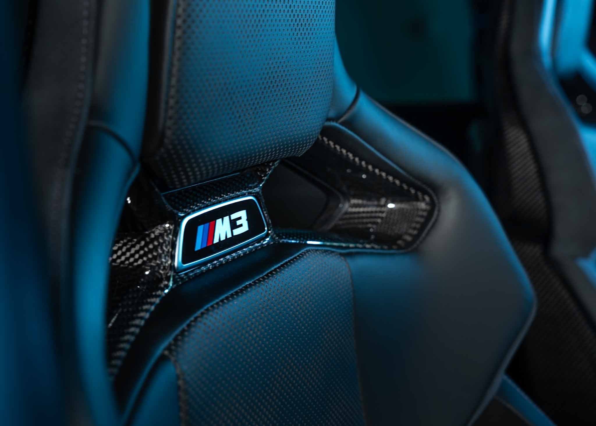 Dry Carbon Sitz Mittelsitz Cover passend für BMW M2 M3 M4 G80 G81 G82 G83 G87 Carbonschalensitz