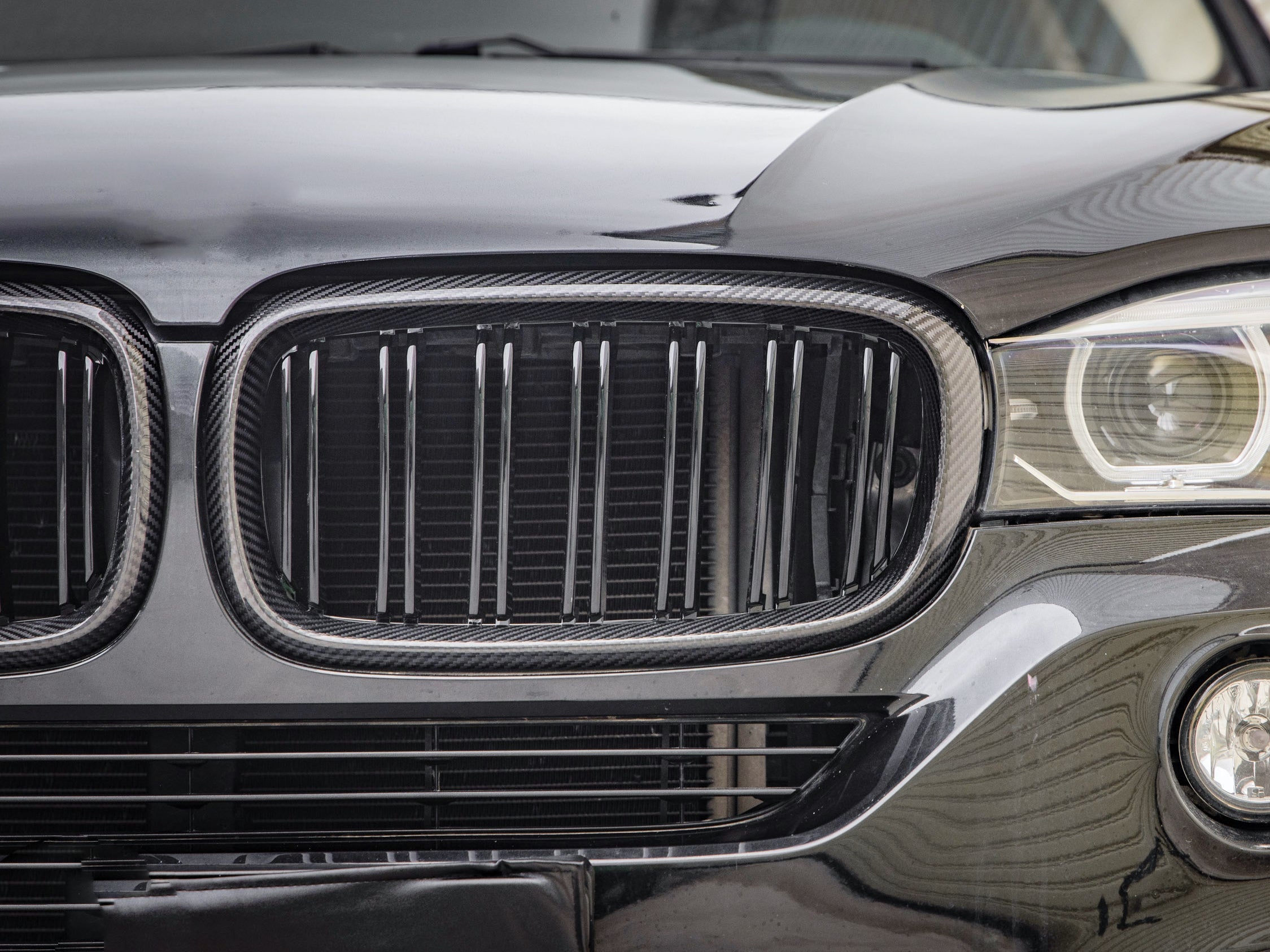 Dry-Carbon Kühlergrill Nieren passend für BMW X5 F15 / X6 F16 / X5M F85 / X6M F86 – Performance-Optik