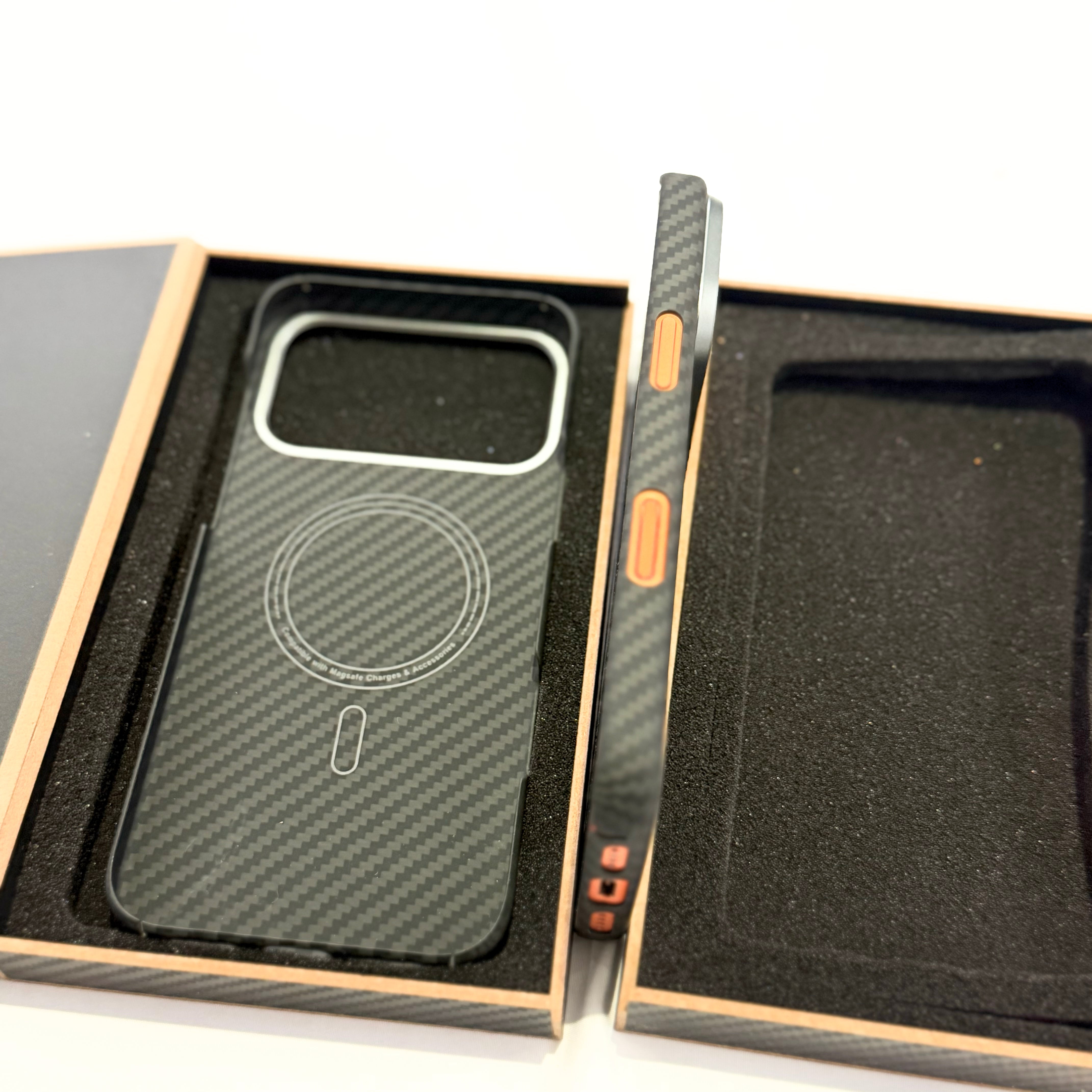 Kevlar-Handyhülle in Carbon-Optik passend für iPhone 17/17 Pro u.a. - Getsdowned