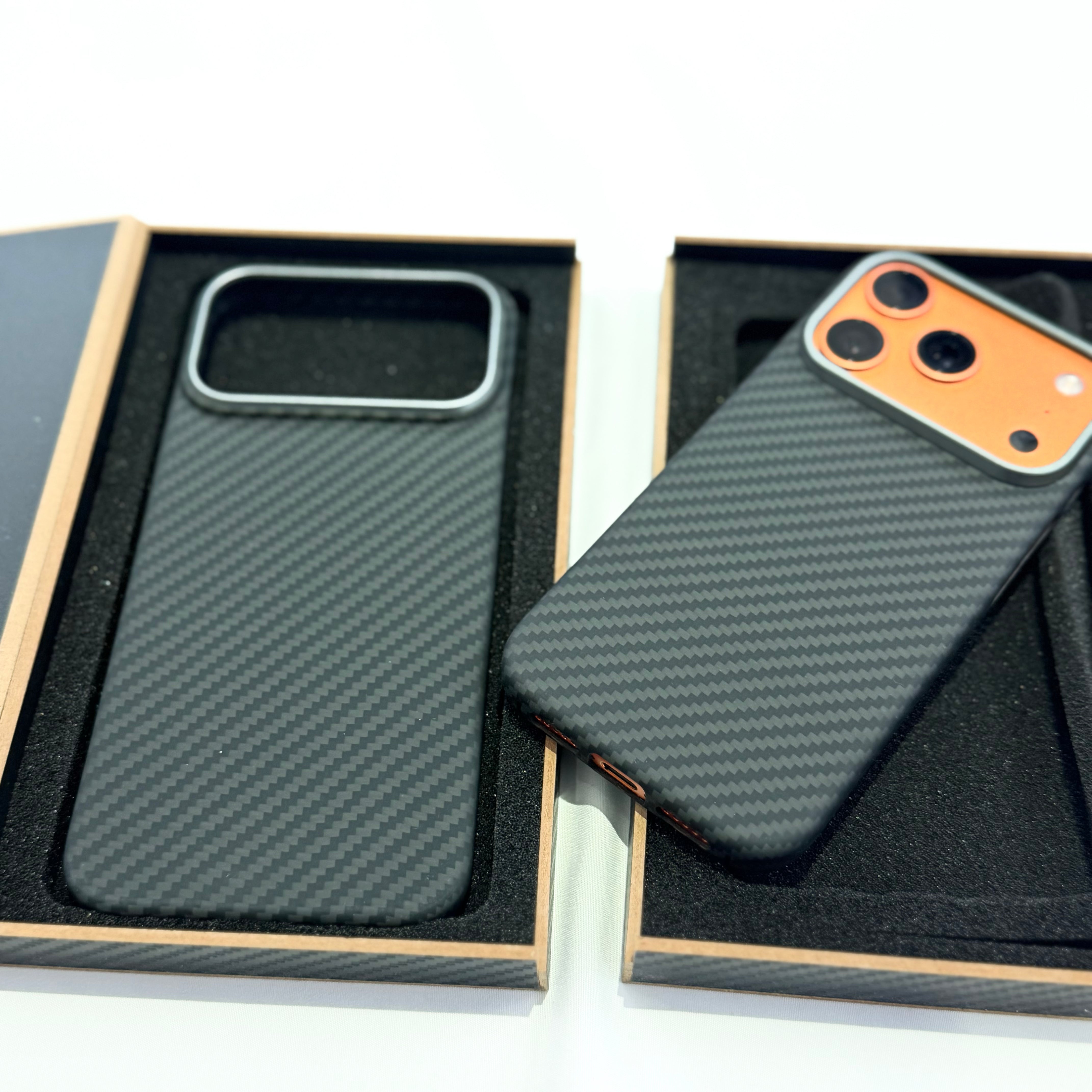 Kevlar-Handyhülle in Carbon-Optik passend für iPhone 17/17 Pro u.a. - Getsdowned