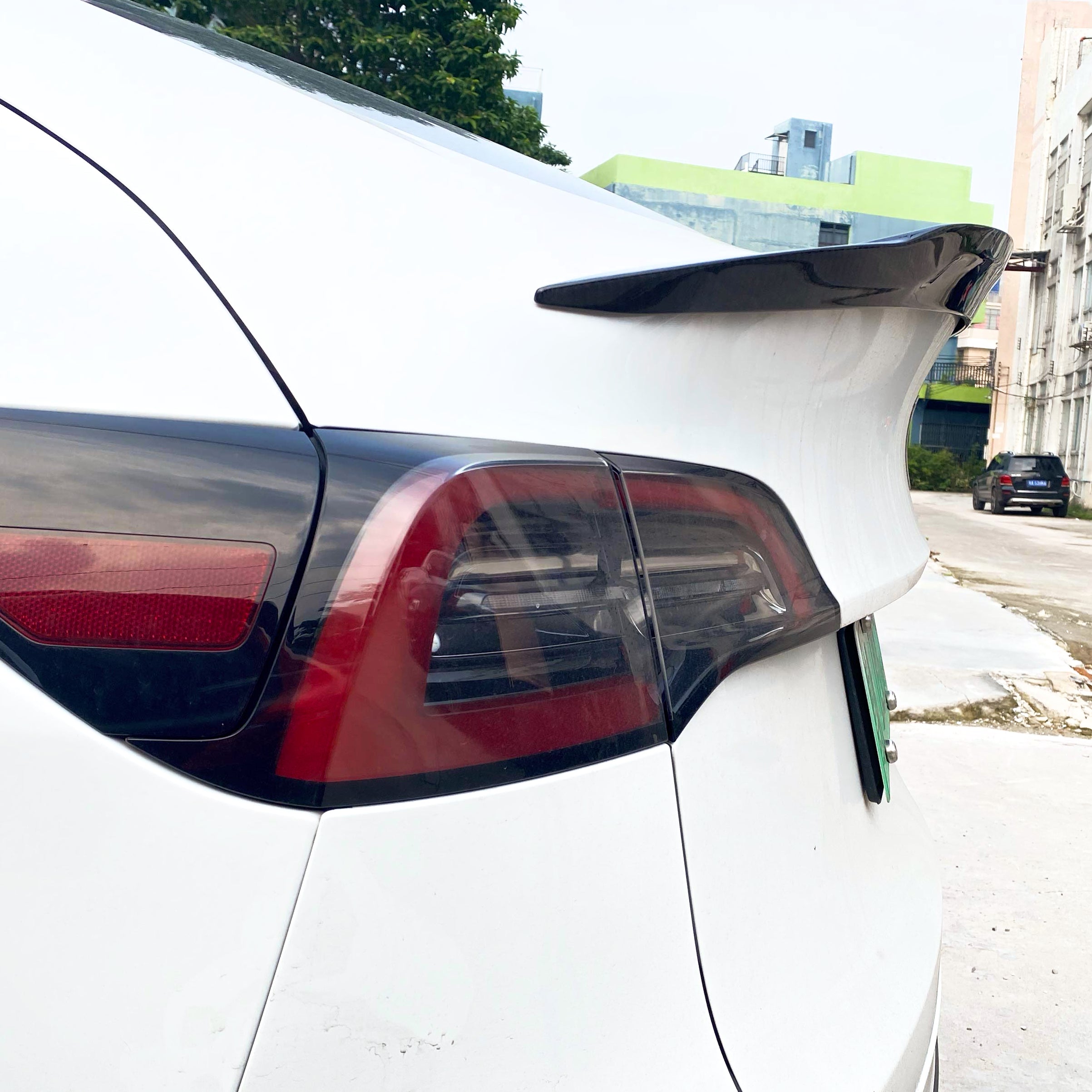 Carbon Heckspoiler im VS-Style mit Abrisskanten passend für Tesla Model Y, Echtcarbon - Getsdowned