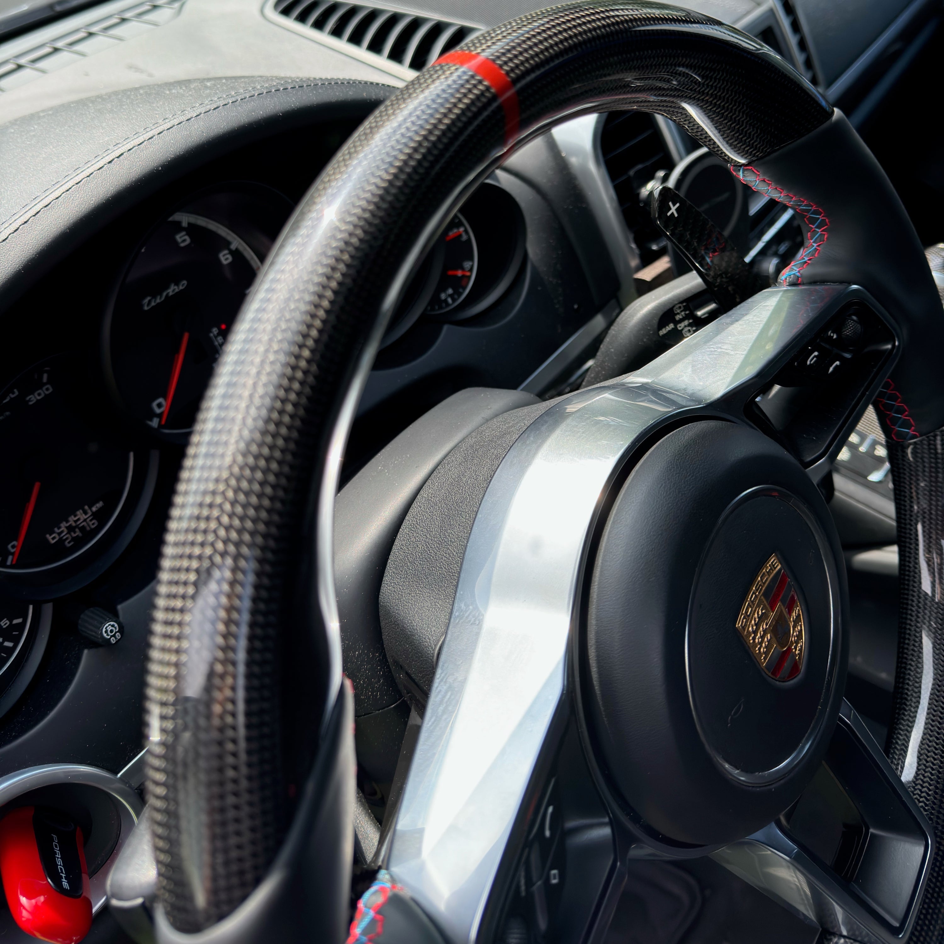 Dry-Carbon Lenkrad passend für Porsche 911 Cayenne Macan Cayman Boxster Panamera – Cockpit-Veredelung