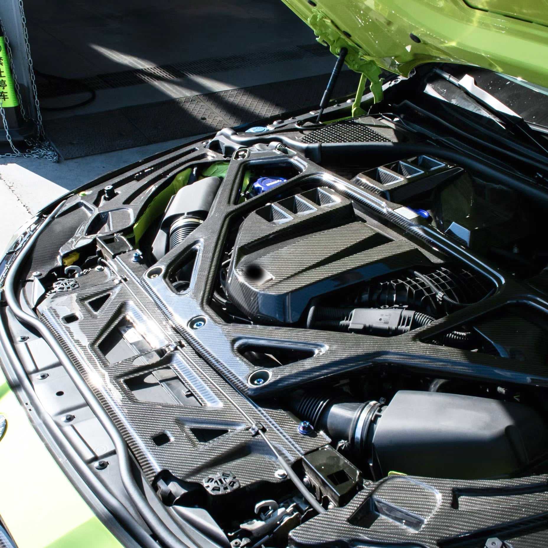 Dry Carbon Domstrebenset V4 für BMW M2 G87 / M3 G80 G81 / M4 G82 G83