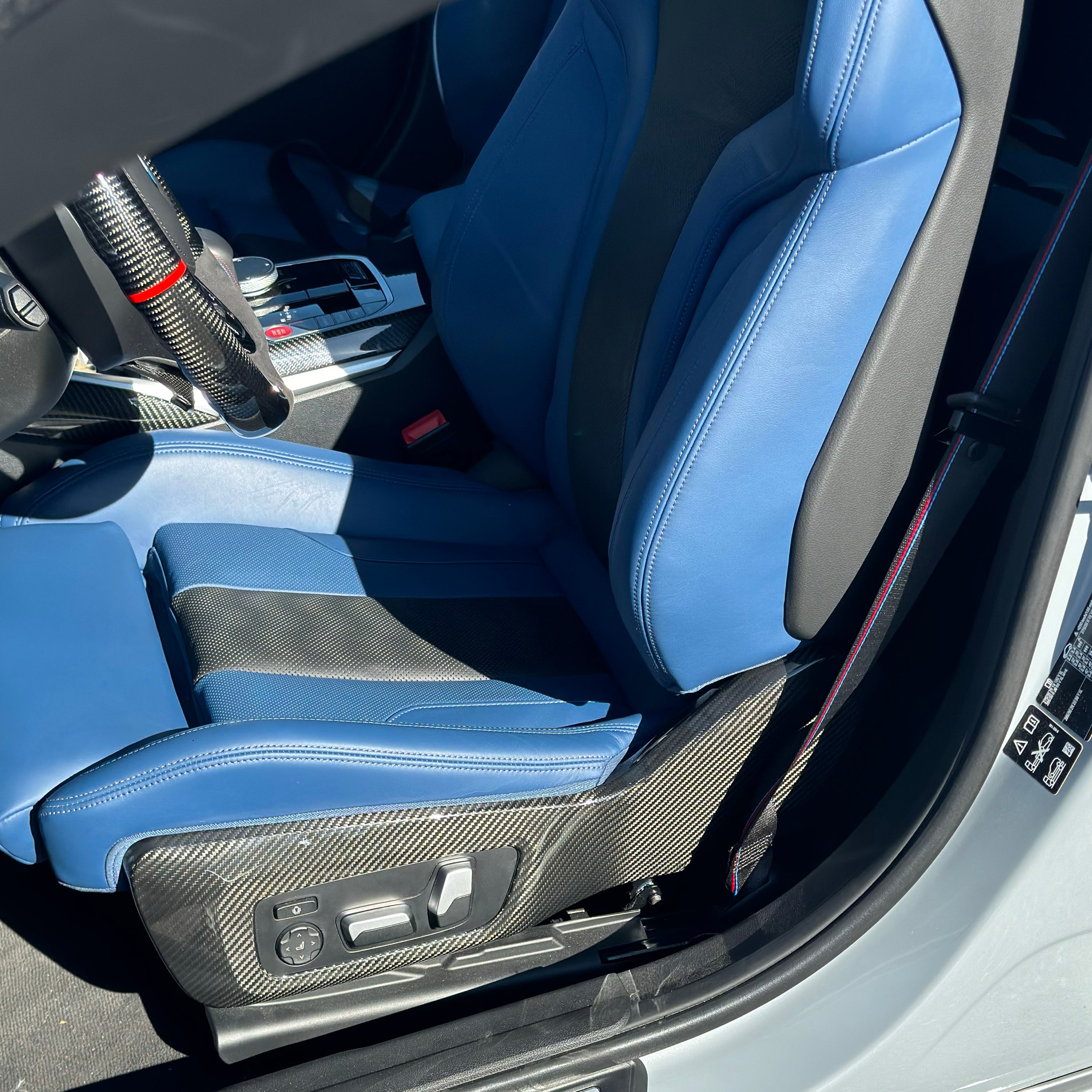 Dry-Carbon Sitzblenden passend für BMW M2 G87 / M3 G80 G81 / M4 G82 G83 – Innenraum-Premium