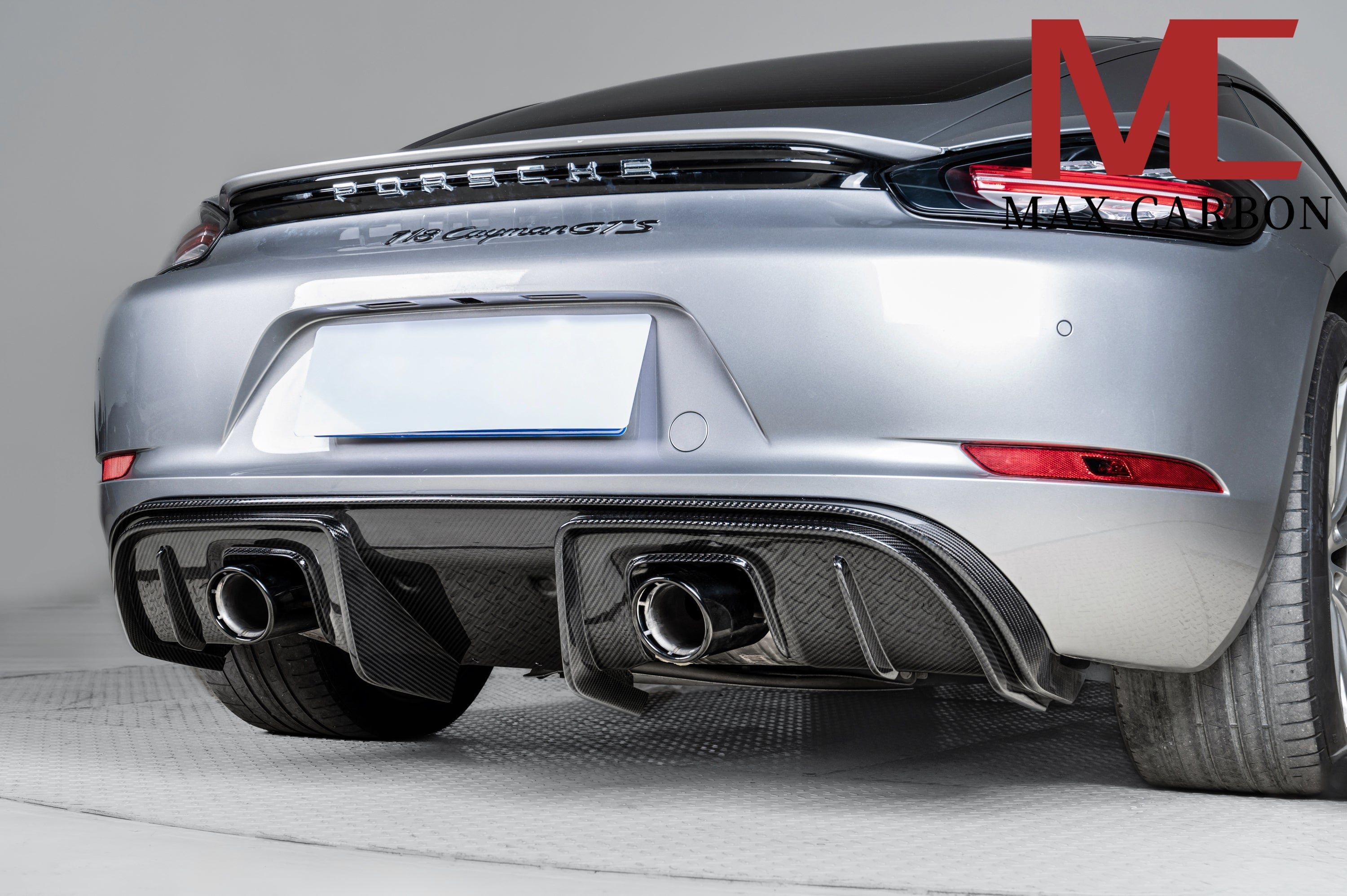 Dry-Carbon Heckdiffusor RS-Style mit Winglet-Flaps passend für Porsche Cayman & Boxster 718/982 – Heck-System