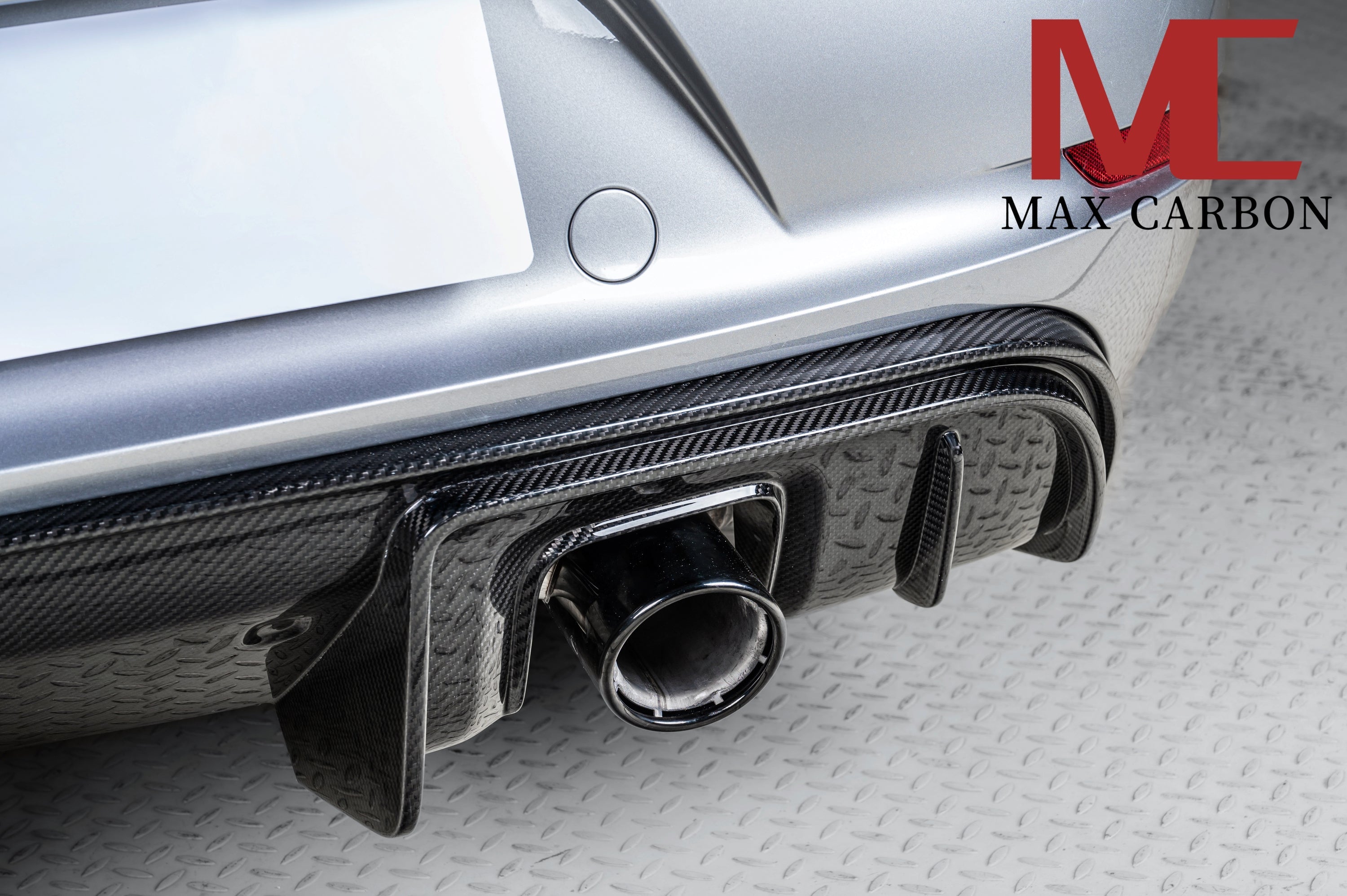 Dry-Carbon Heckdiffusor RS-Style mit Winglet-Flaps passend für Porsche Cayman & Boxster 718/982 – Heck-System