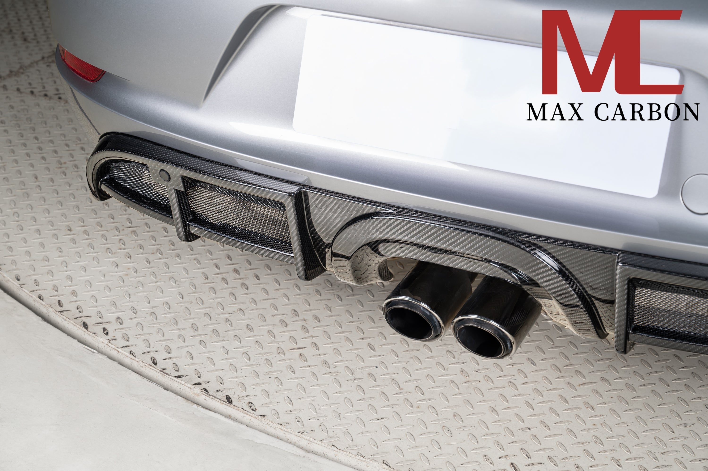 Dry-Carbon Heckdiffusor GTS-Style passend für Porsche Cayman & Boxster 982 – Rennstrecken-Optik