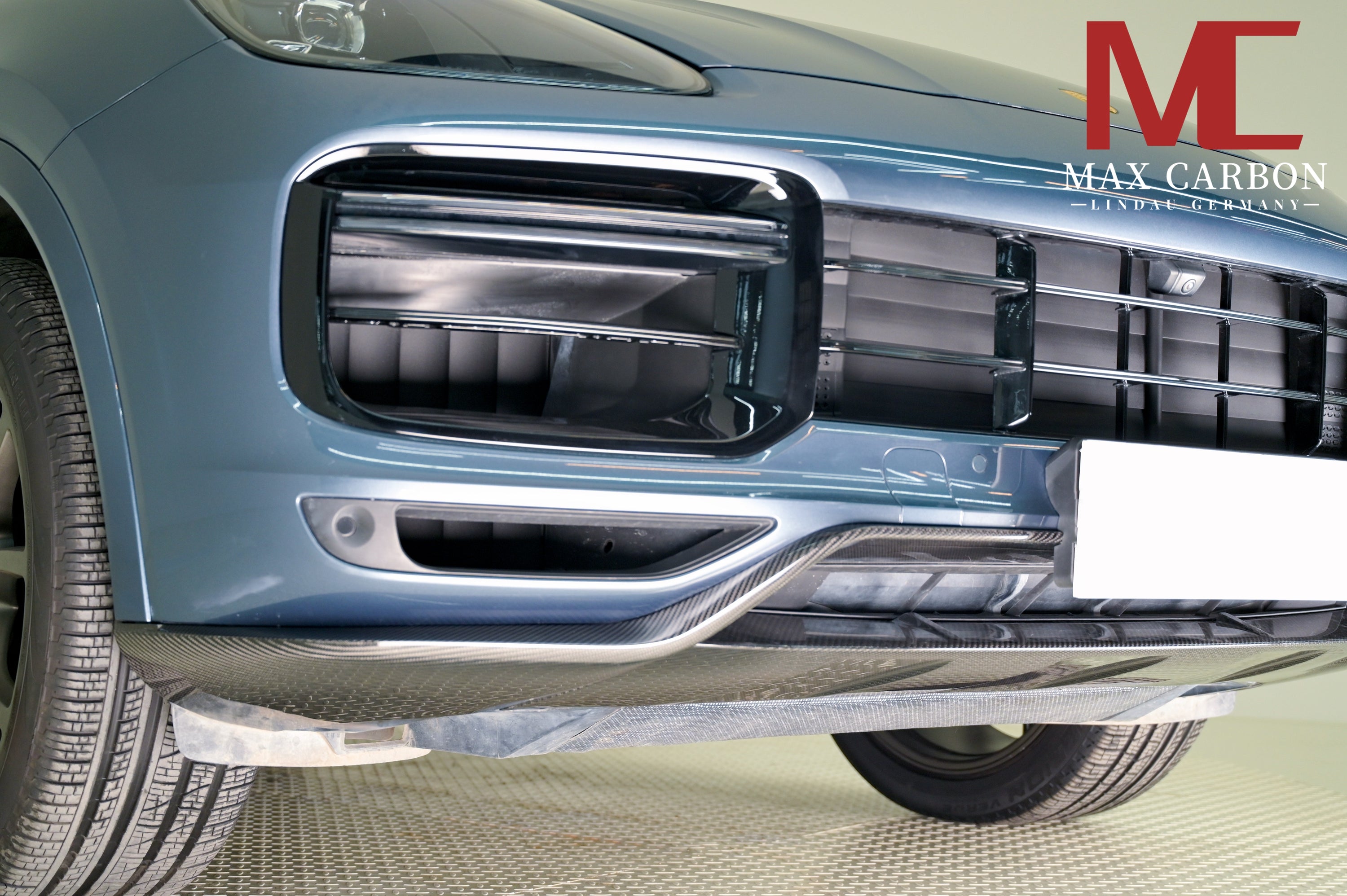 Dry-Carbon Frontlippe passend für Porsche Cayenne Turbo S & GTS (9YA) – schärferer Frontsplitter