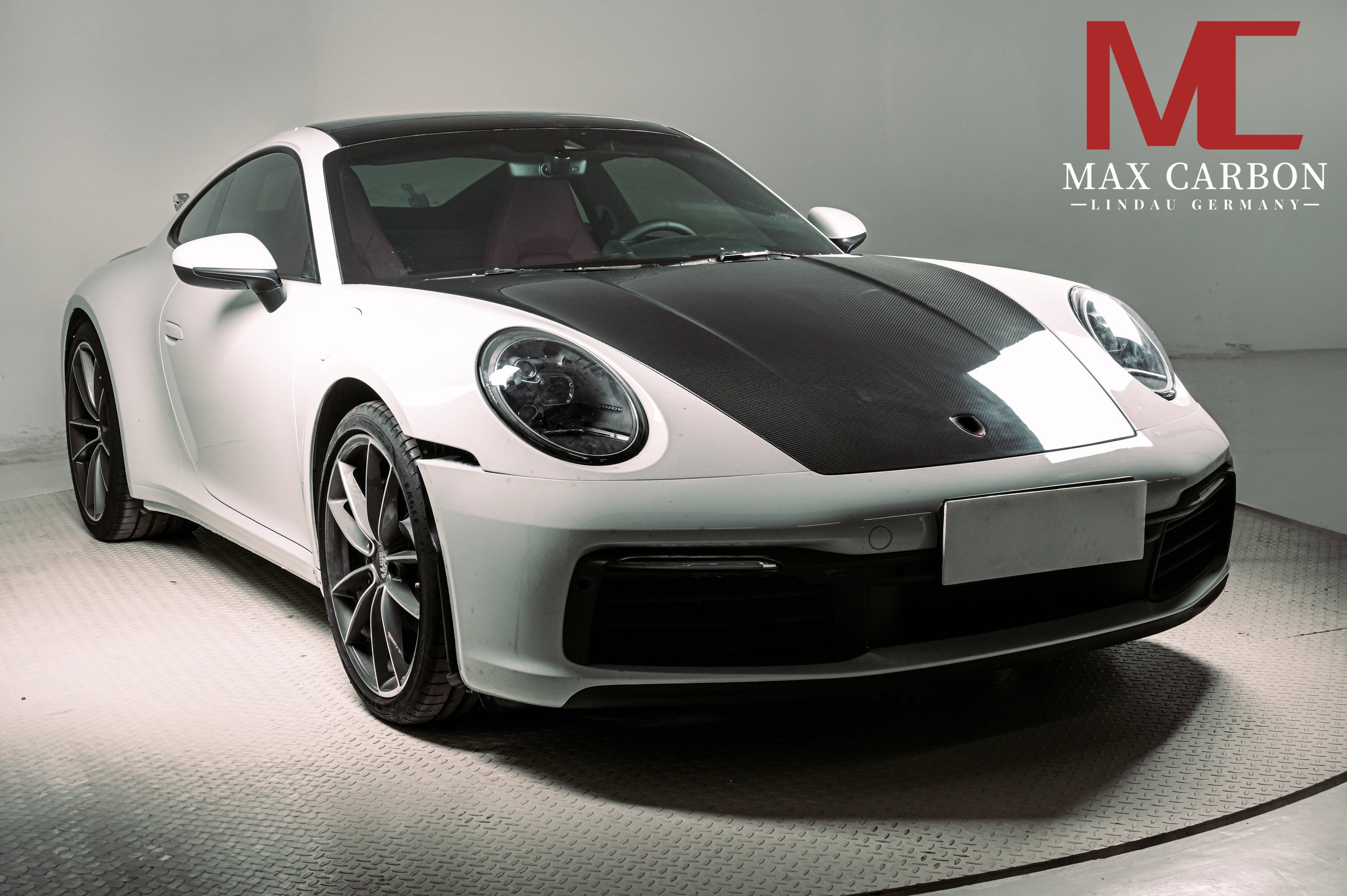 Carbon Motorhaube „OE Style“ passend für Porsche 911 992.1 – Serienlook in Carbon & Kevlar