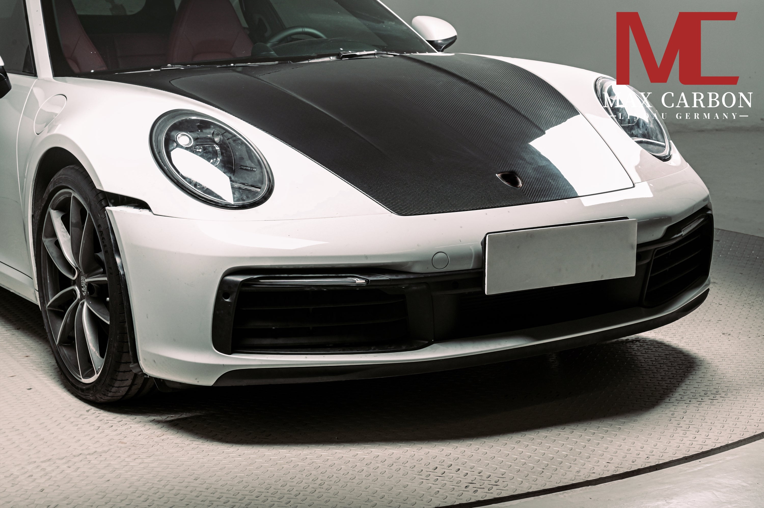 Carbon Motorhaube „OE Style“ passend für Porsche 911 992.1 – Serienlook in Carbon & Kevlar