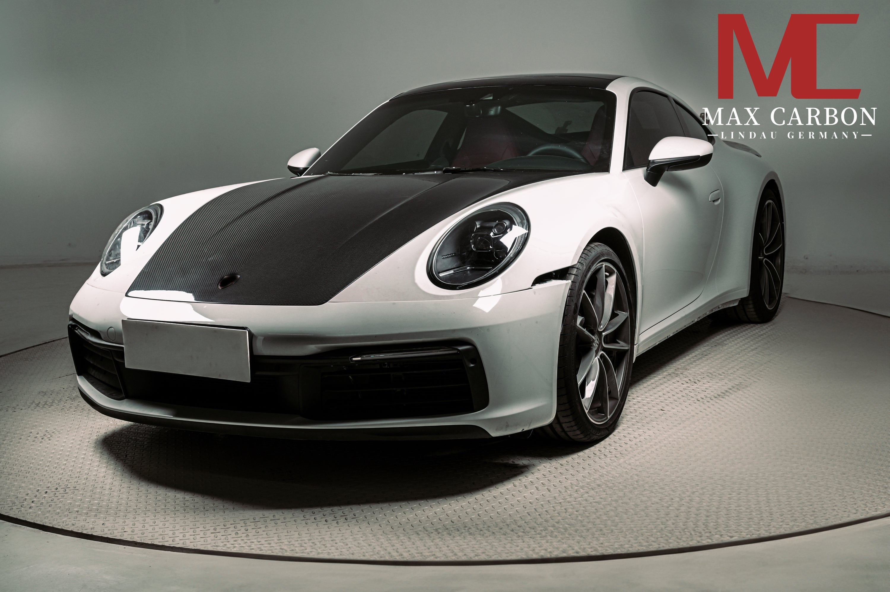 Carbon Motorhaube „OE Style“ passend für Porsche 911 992.1 – Serienlook in Carbon & Kevlar