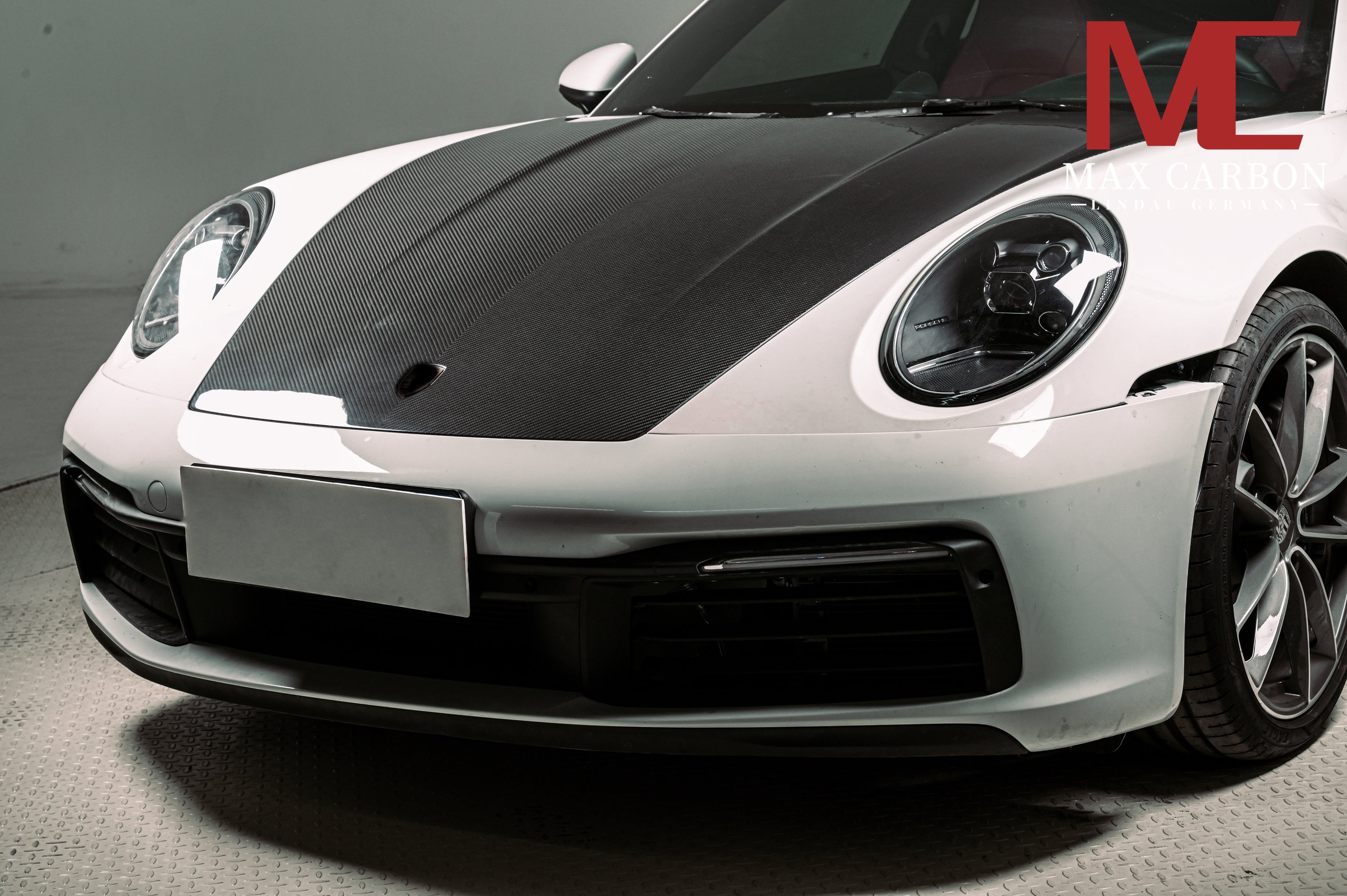 Carbon Motorhaube „OE Style“ passend für Porsche 911 992.1 – Serienlook in Carbon & Kevlar