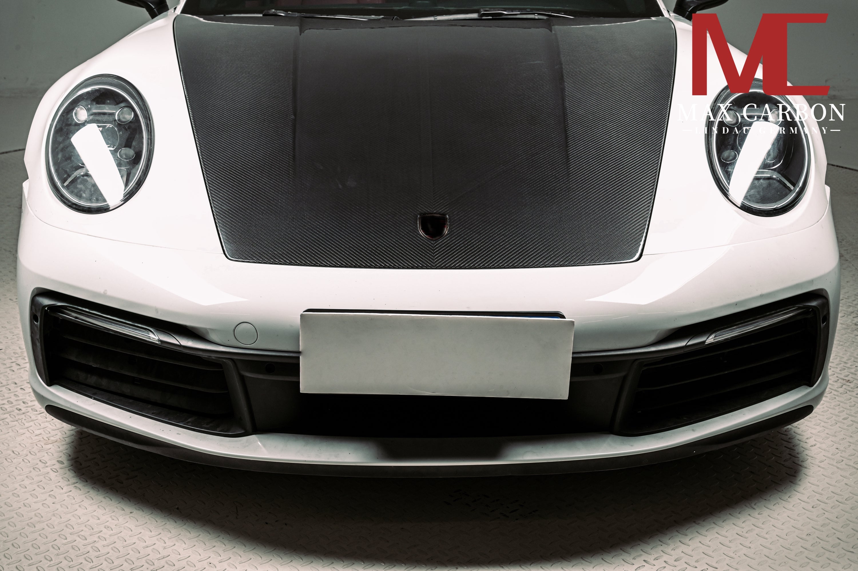 Carbon Motorhaube „OE Style“ passend für Porsche 911 992.1 – Serienlook in Carbon & Kevlar