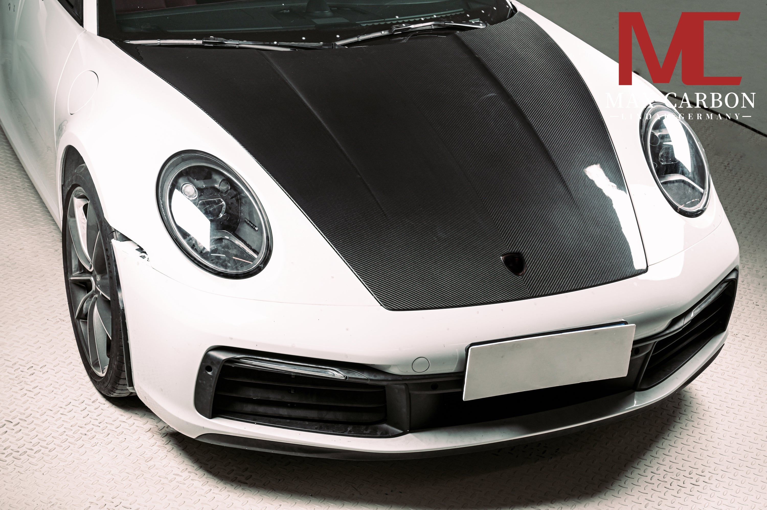 Carbon Motorhaube „OE Style“ passend für Porsche 911 992.1 – Serienlook in Carbon & Kevlar