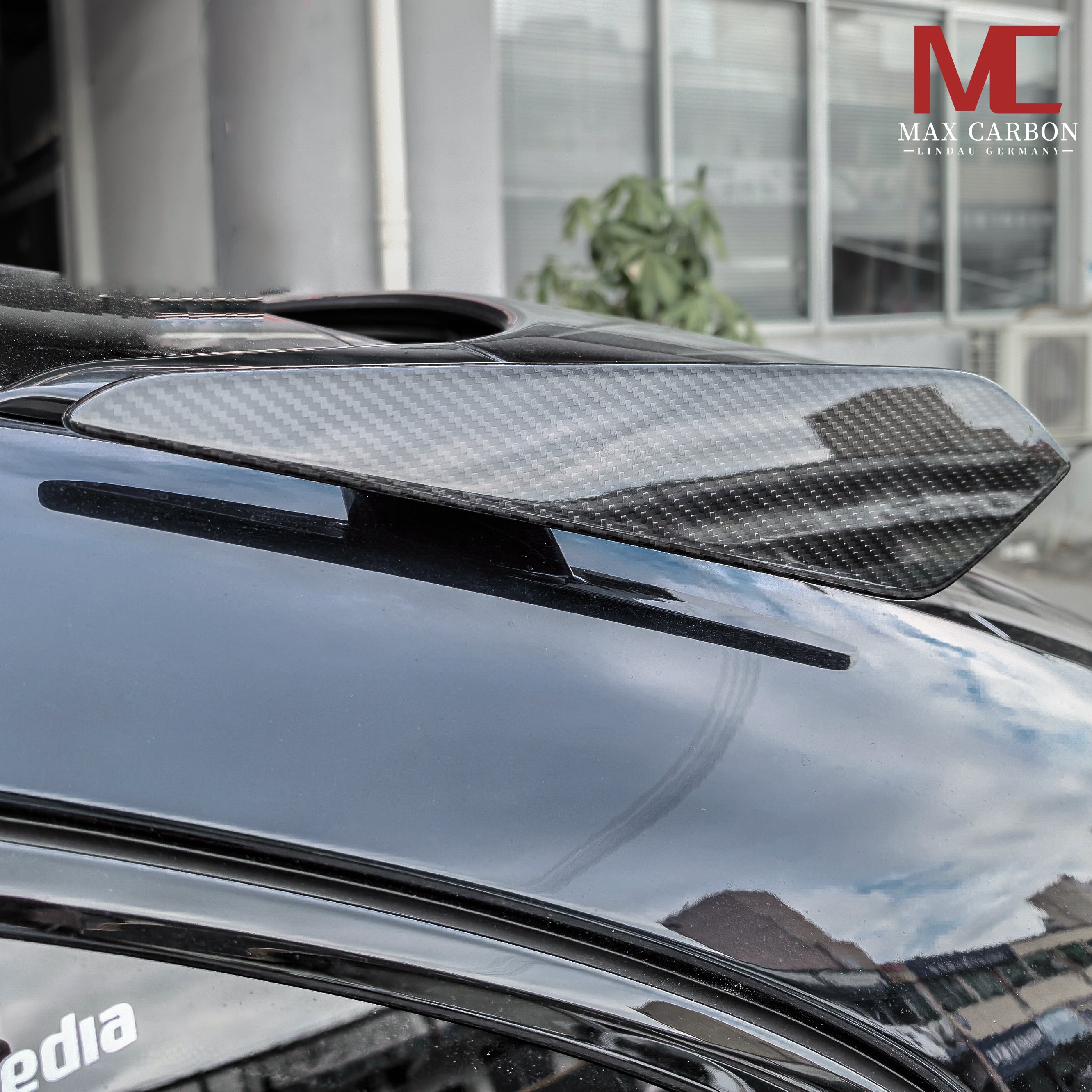 Dry-Carbon Dachspoiler-Ansatz passend für Porsche Cayenne Coupé – Dachlinie mit Kante