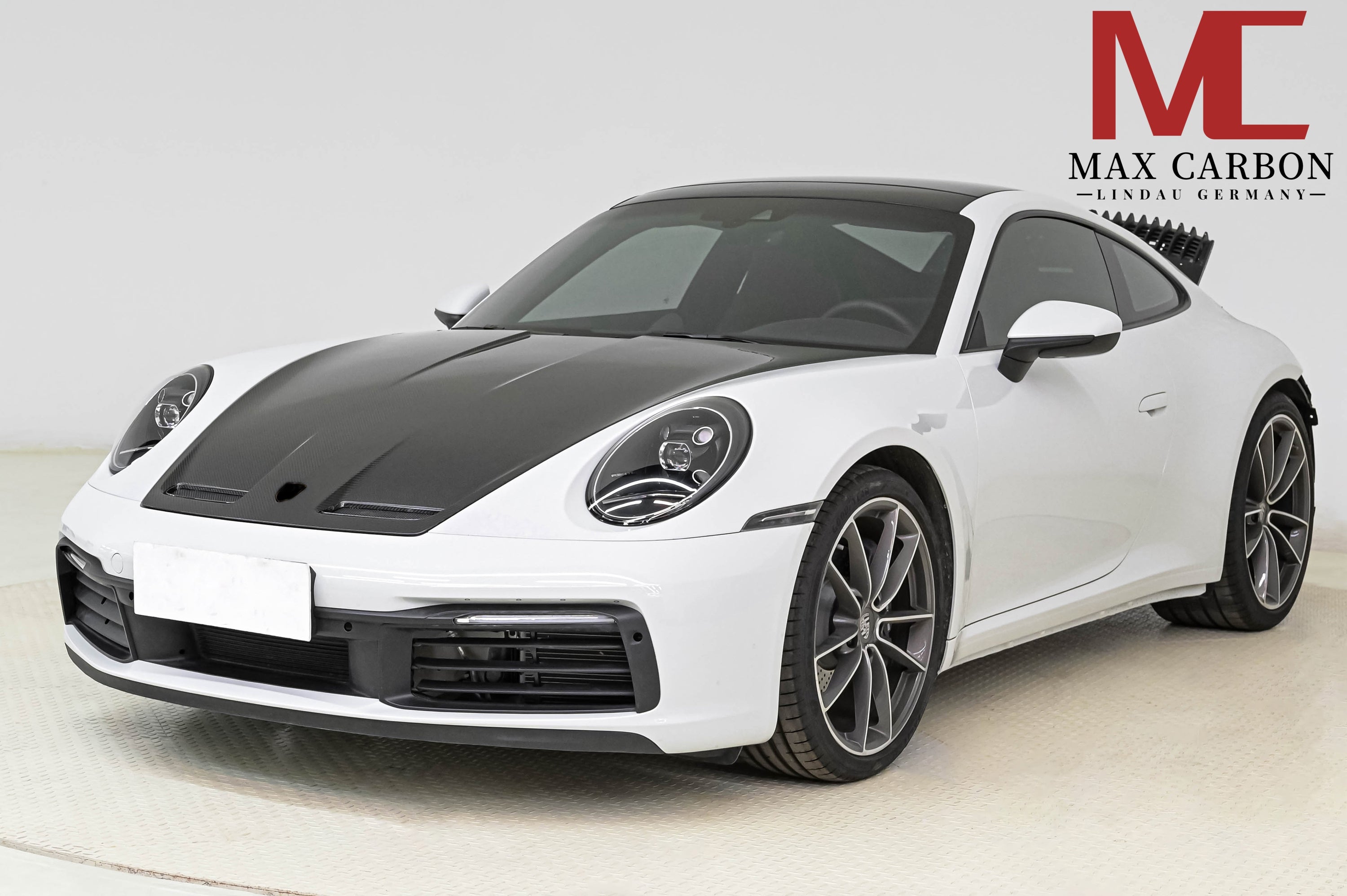 Carbon Motorhaube „GT Style“ passend für Porsche 911 992.1 – Leichtbau mit AERO-Look