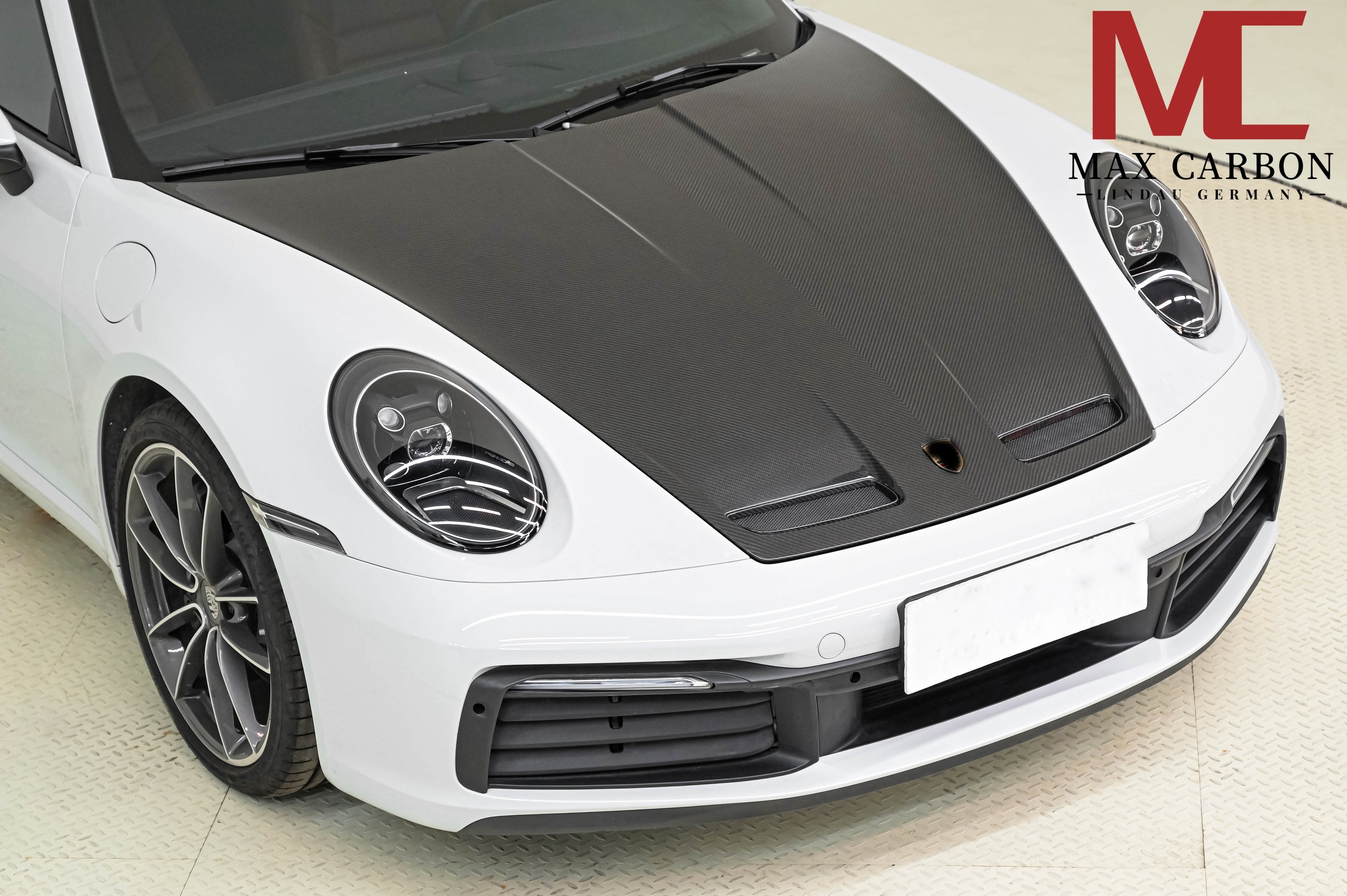 Carbon Motorhaube „GT Style“ passend für Porsche 911 992.1 – Leichtbau mit AERO-Look