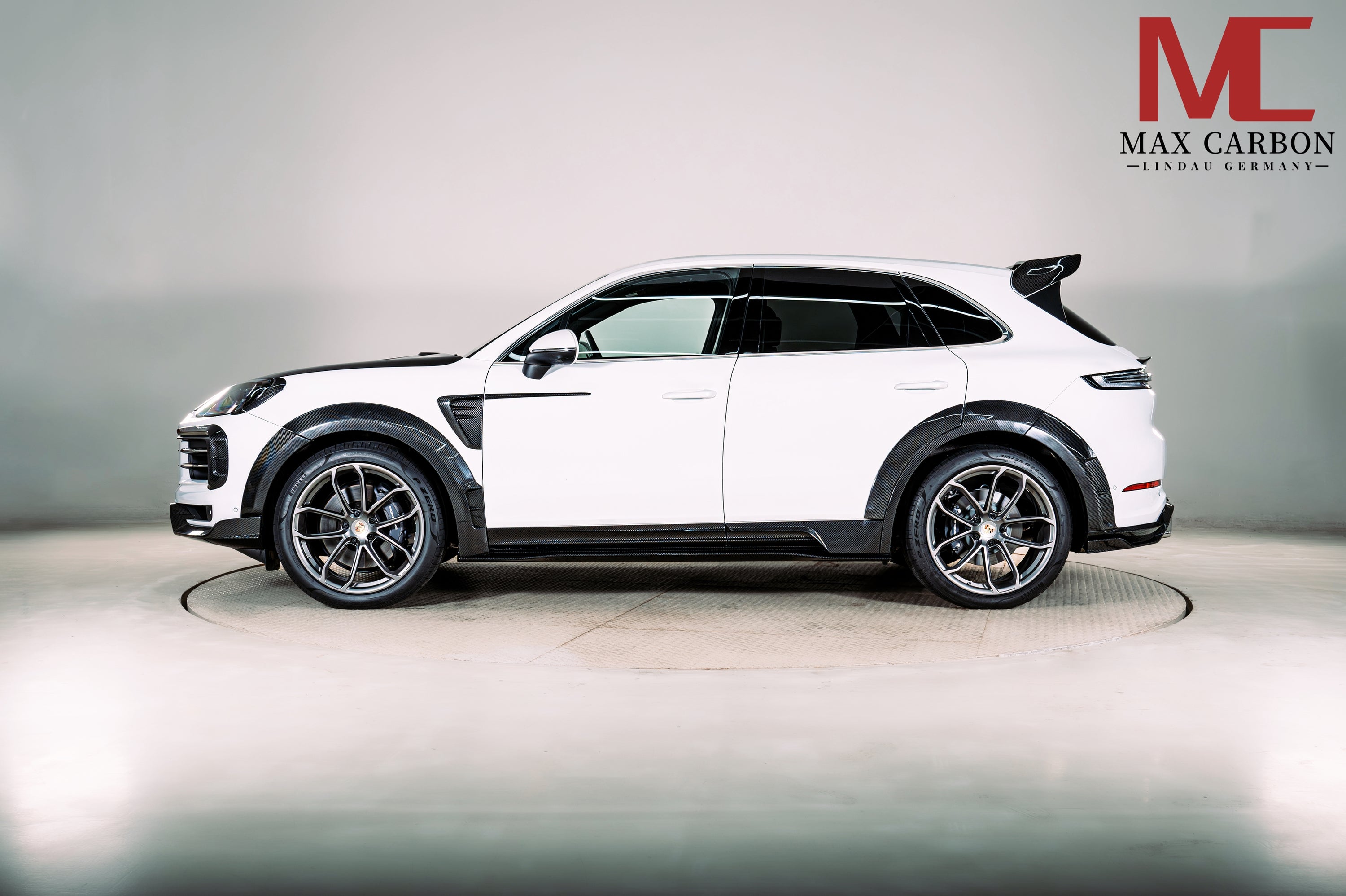 Dry-Carbon Dachkantenspoiler passend für Porsche Cayenne SUV 9YA & 9YA.2 – Carbon-Abschluss am Dach