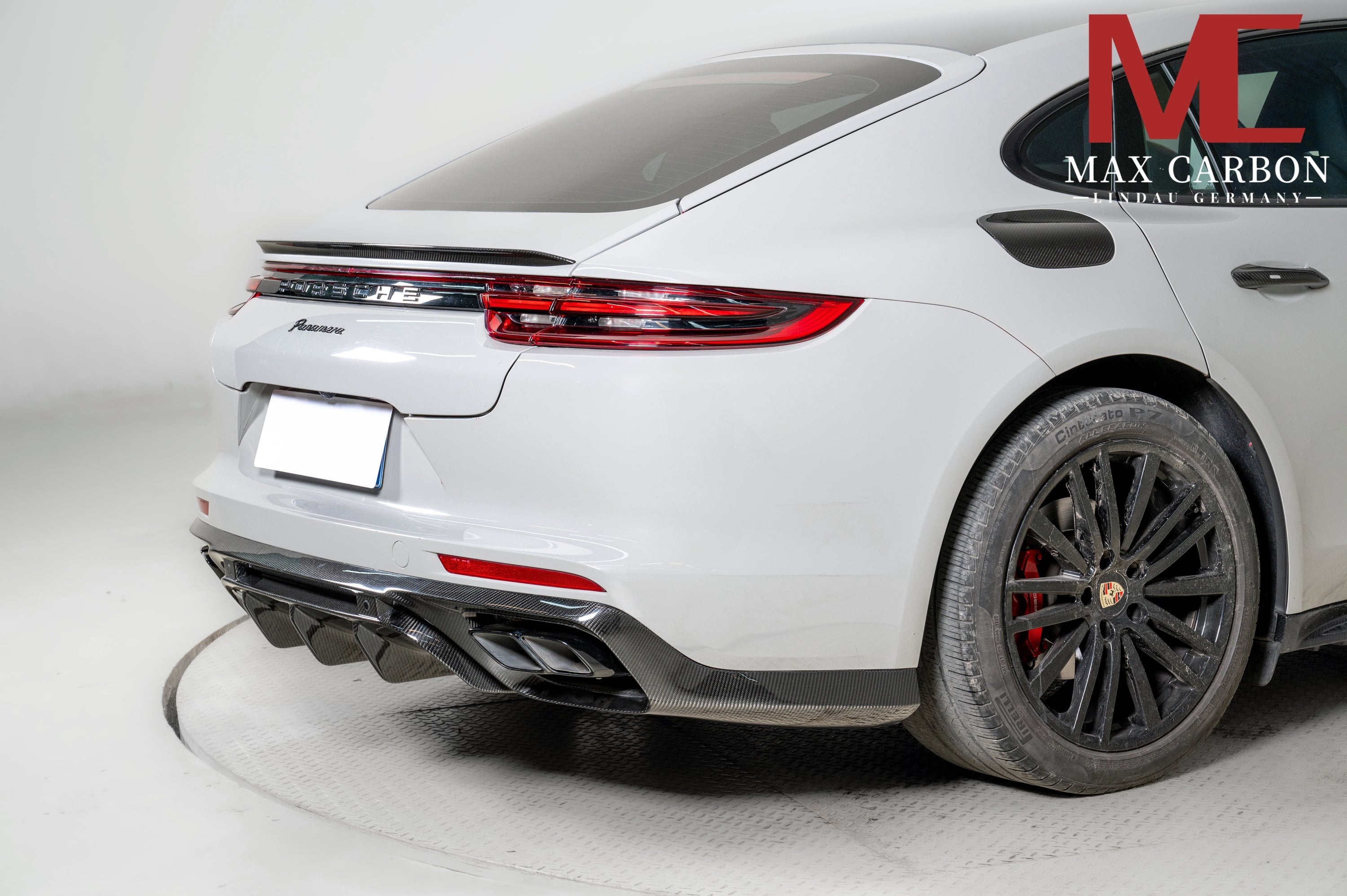 Dry-Carbon Heckspoiler „Ducktail“ passend für Porsche Panamera 971 – markanter Heckabriss