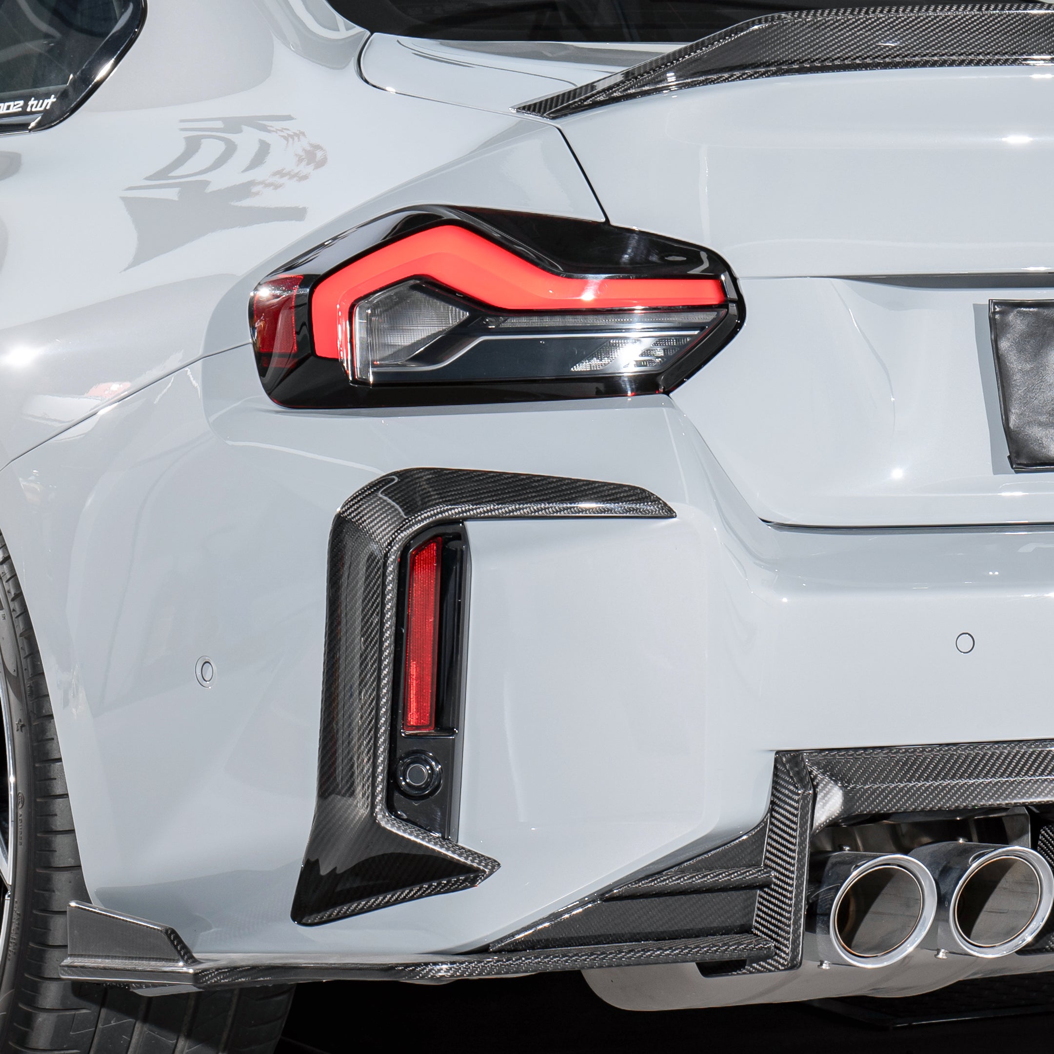 Dry Carbon Stoßstangenaufsatz in L-Form "KB Design" passend für BMW M2 G87