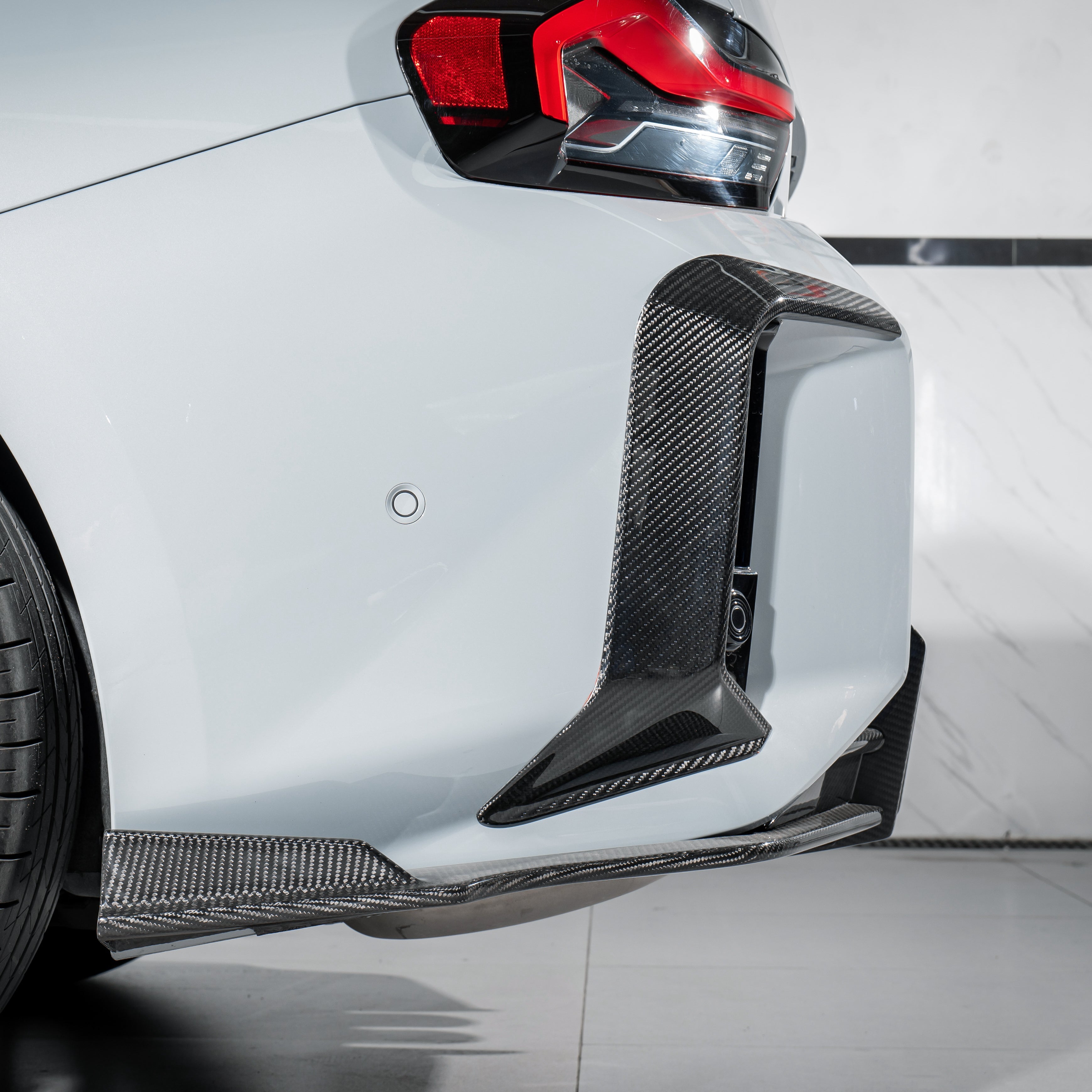 Dry Carbon Stoßstangenaufsatz in L-Form "KB Design" passend für BMW M2 G87