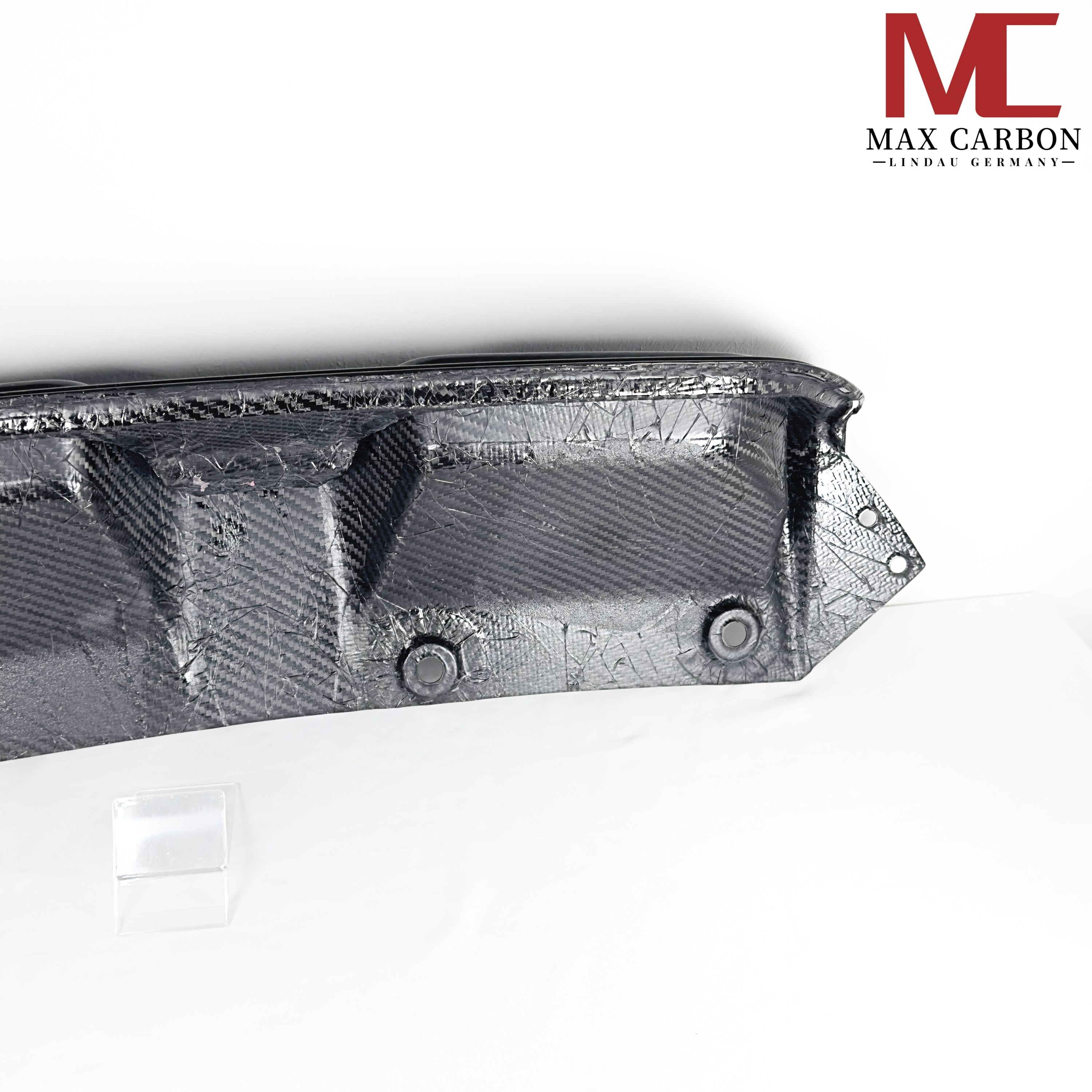 Dry-Carbon Heckdiffusor passend für BMW M5 F90 – Aggressive Heck-Performance