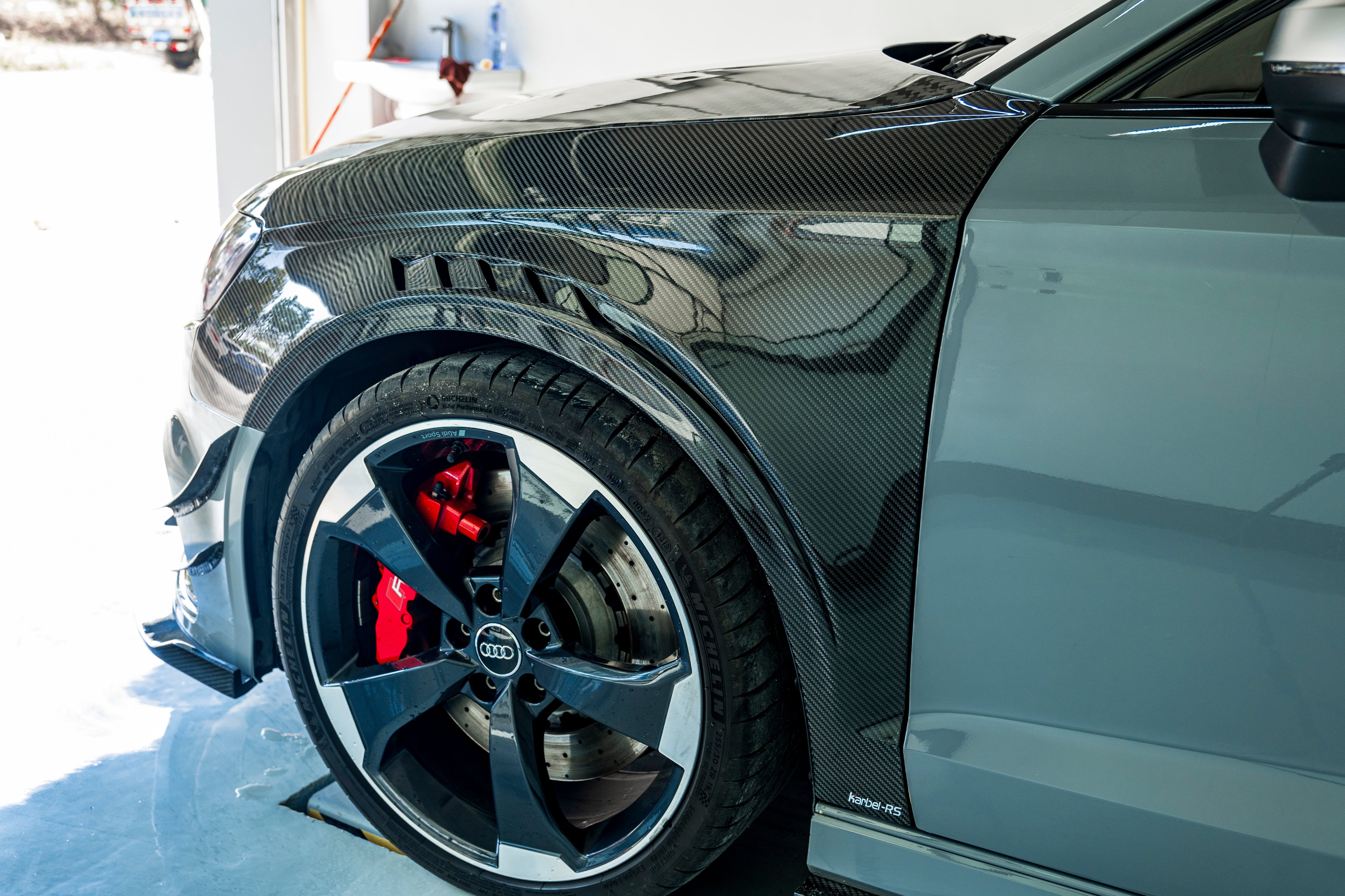 Carbon Kotflügel passend für Audi RS3 8V – breitere Front inkl. Eintragung