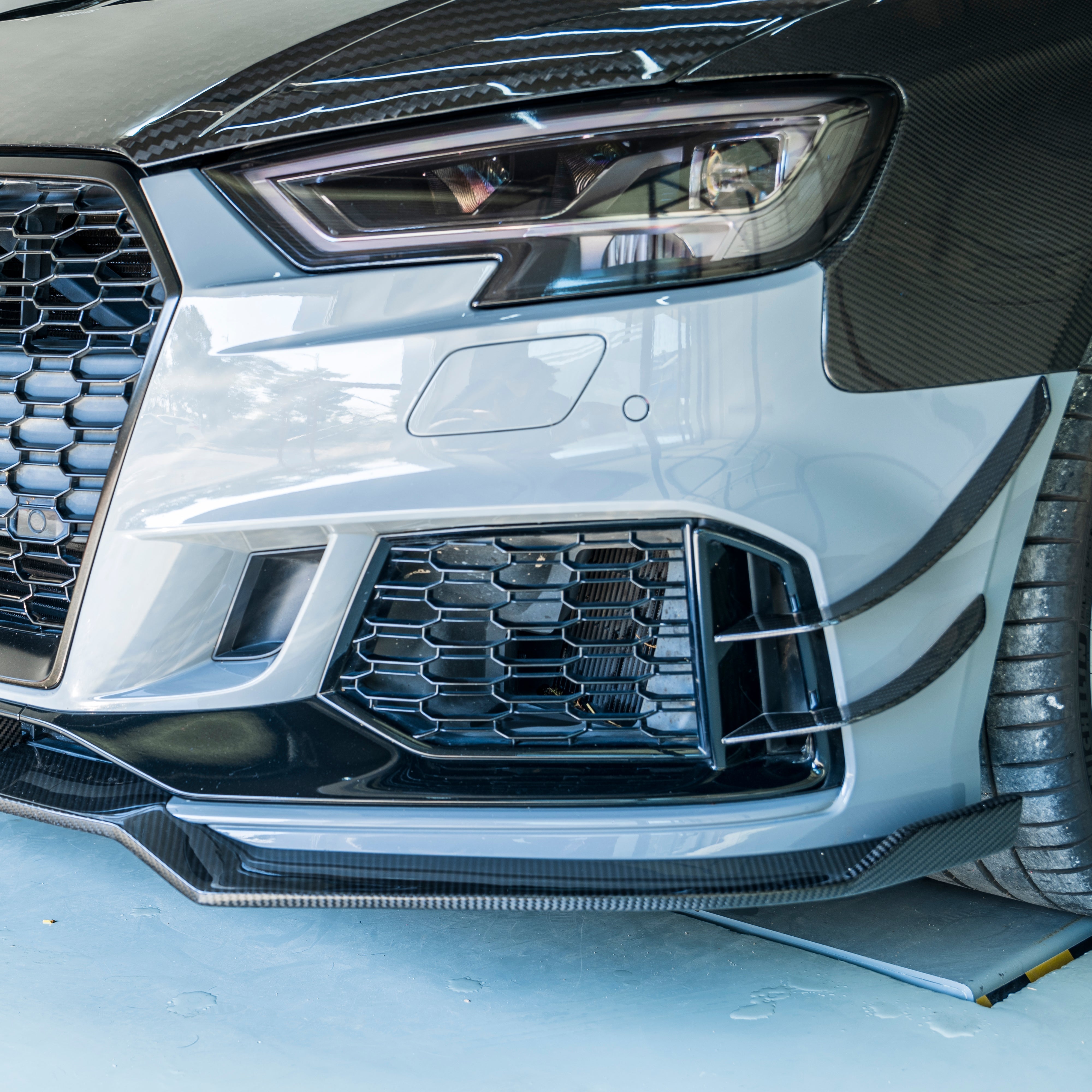 Carbon Kotflügel passend für Audi RS3 8V – breitere Front inkl. Eintragung